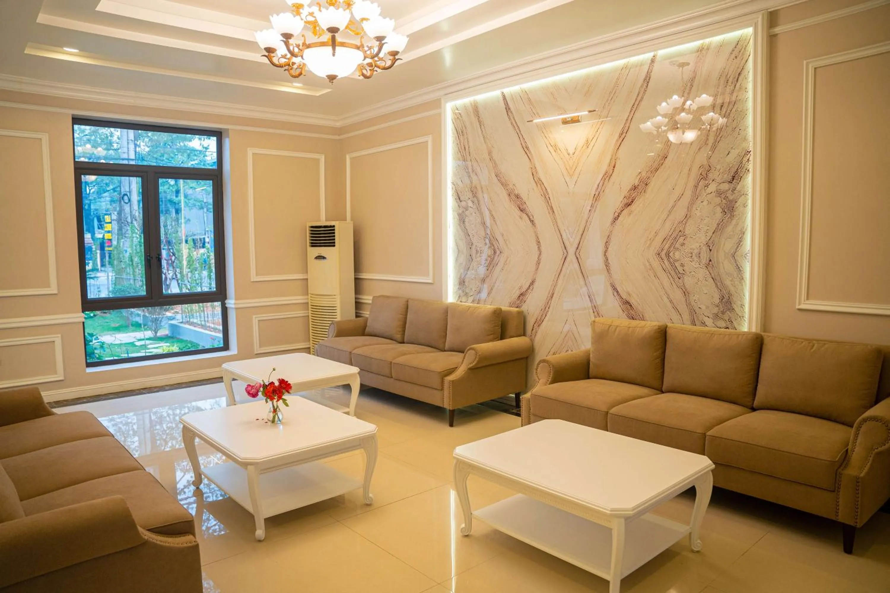 TRA LINH HOTEL & RESTAURANTs