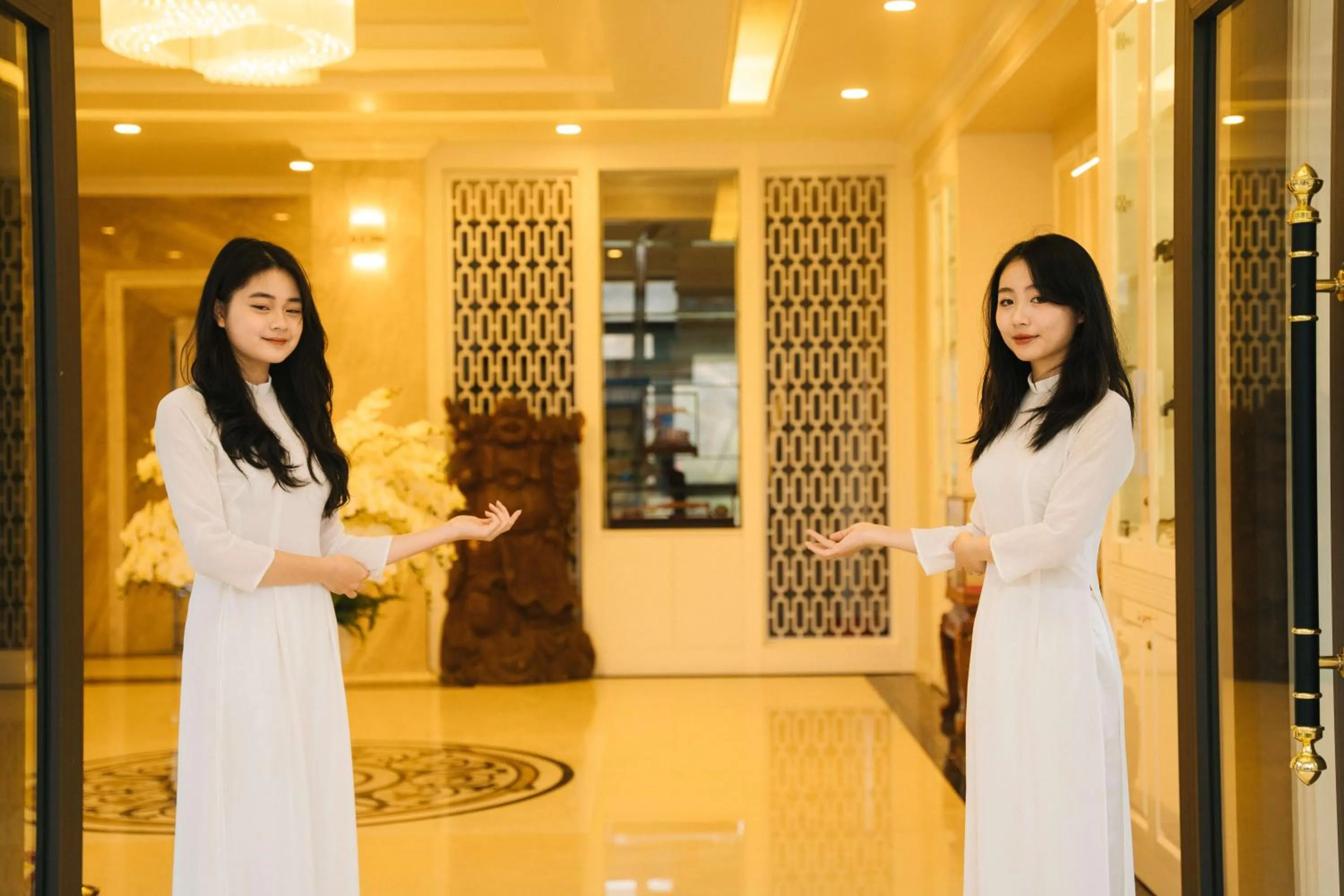 TRA LINH HOTEL & RESTAURANTs