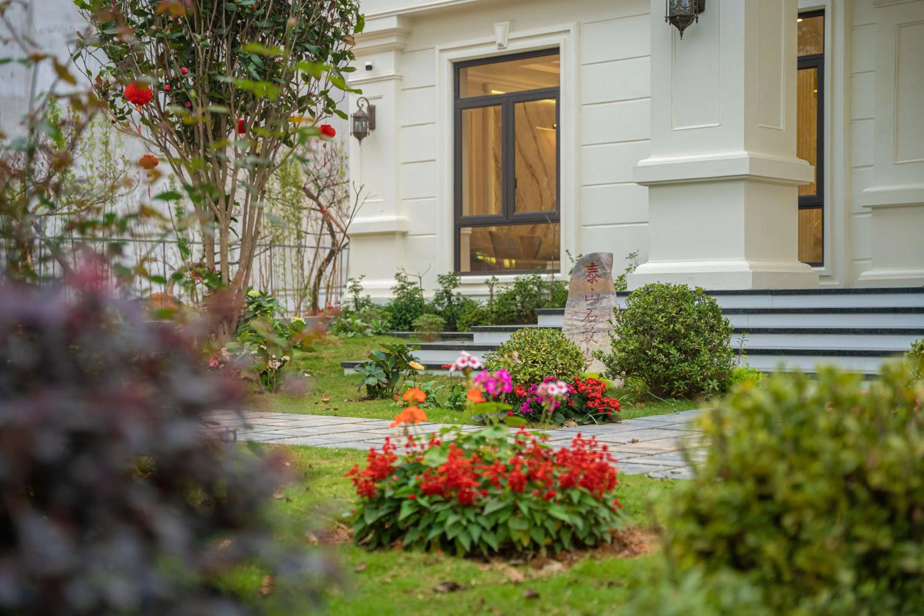 TRA LINH HOTEL & RESTAURANTs