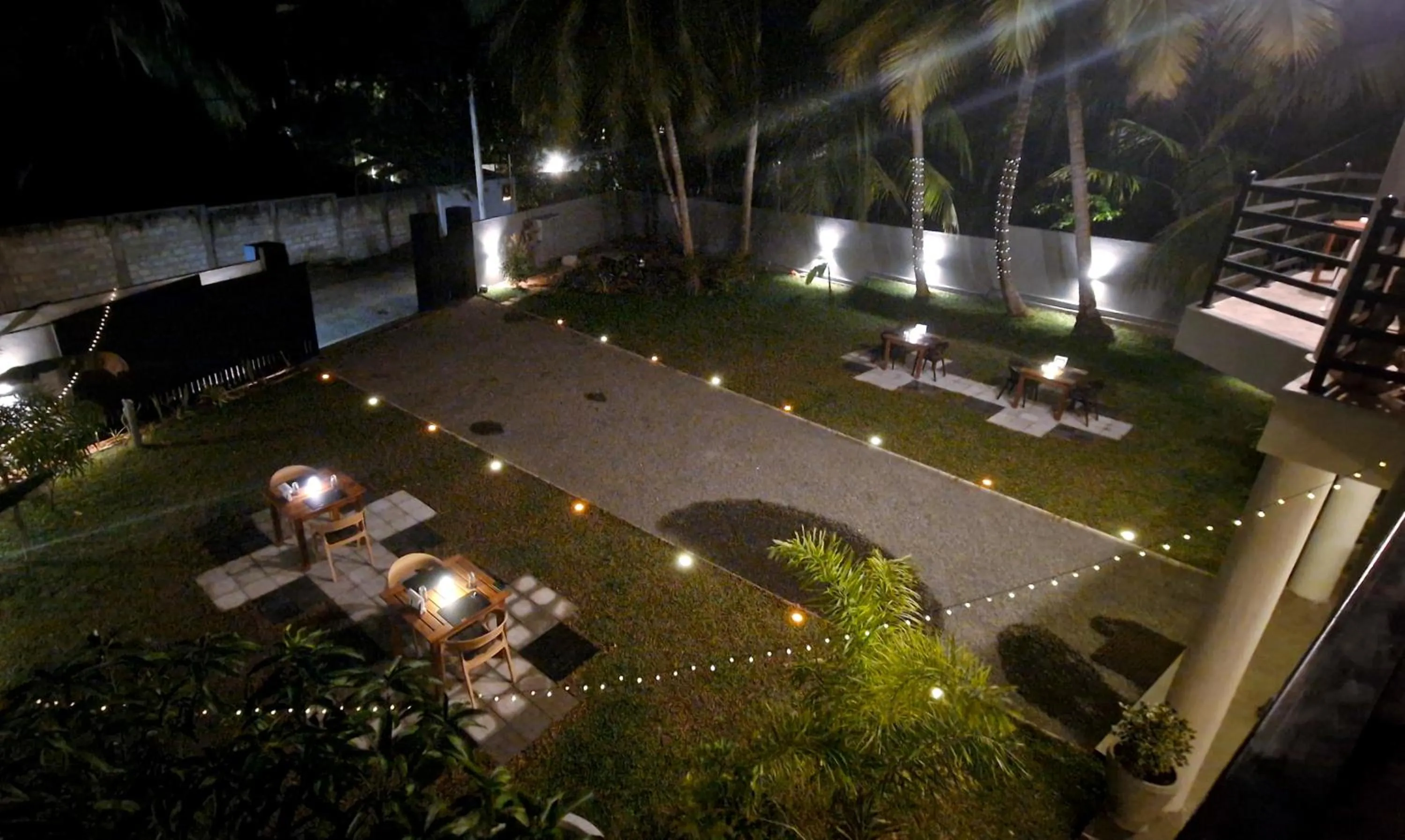 Restaurant/places to eat in Mothership