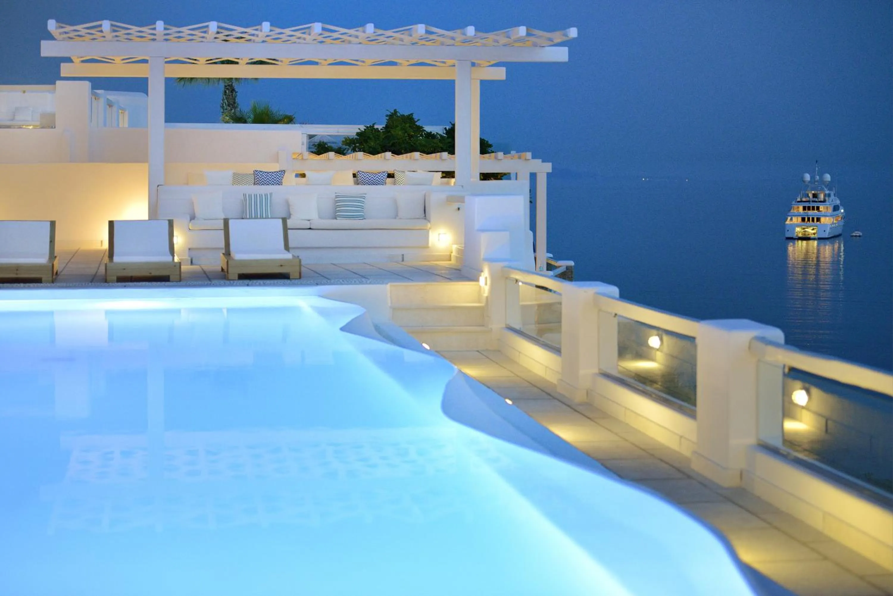 Swimming pool in Nissaki Boutique Hotel