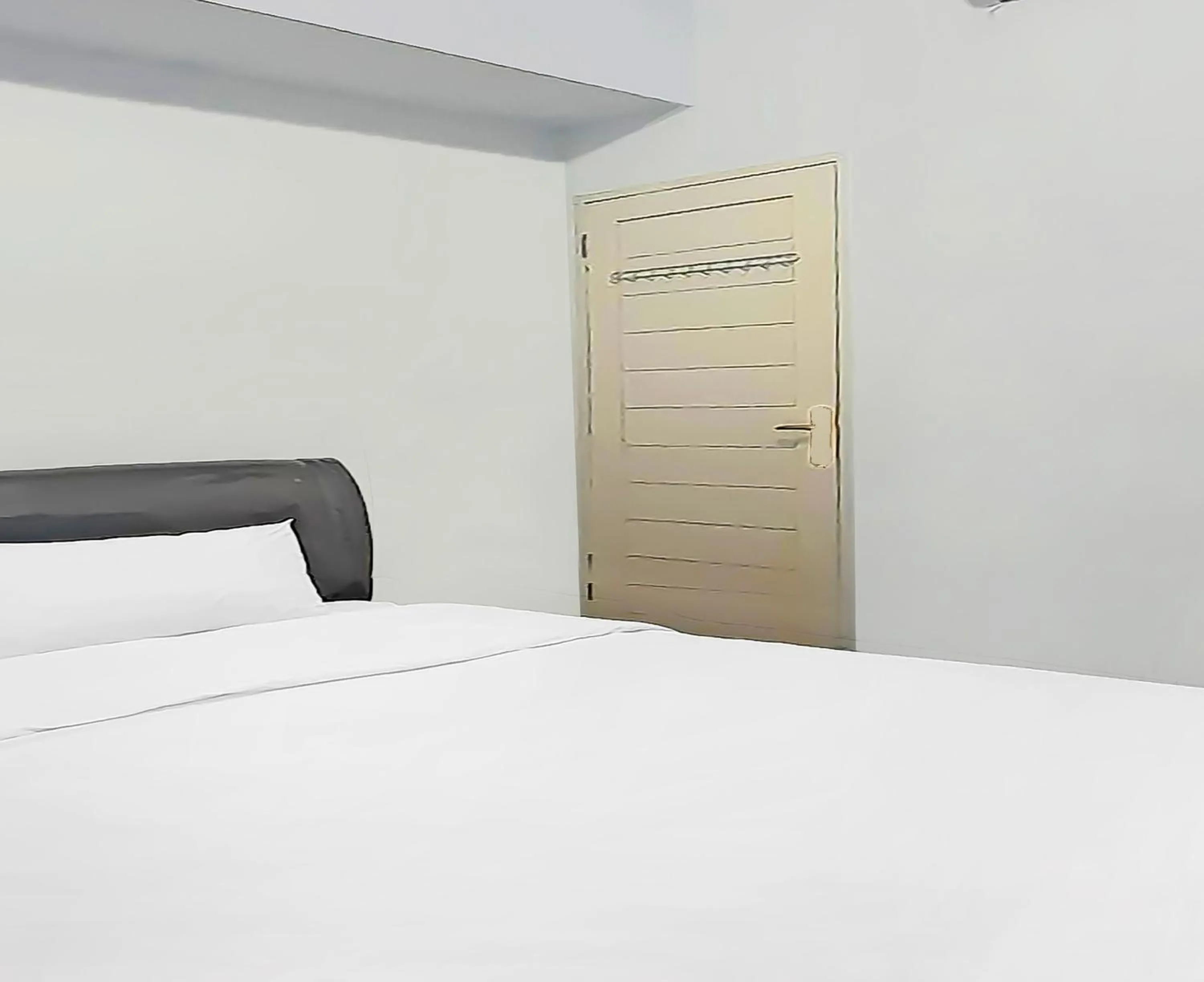 Bedroom, Bed in SPOT ON 92236 Kediri Family Homestay