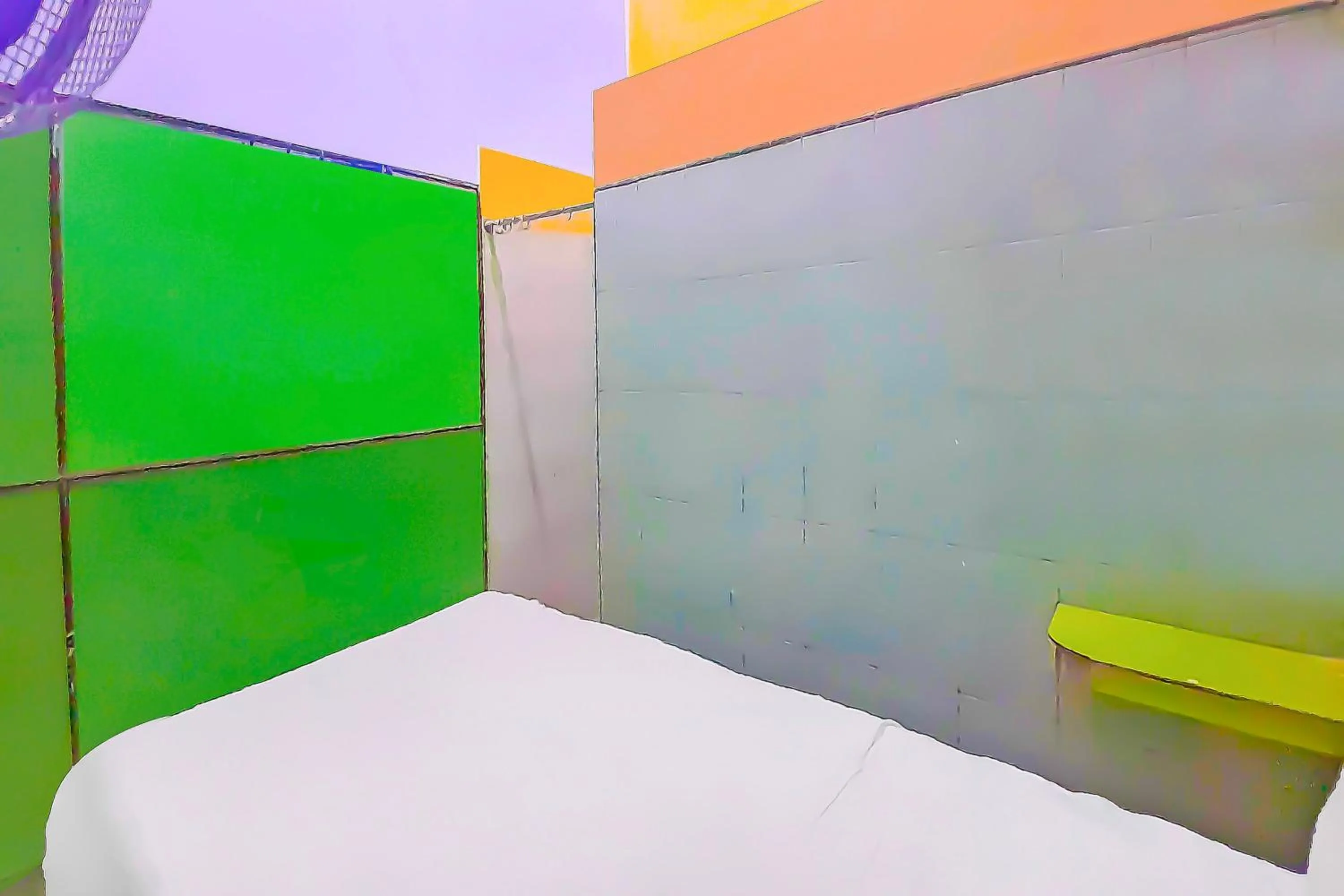 Bedroom, Bed in SPOT ON 92236 Kediri Family Homestay