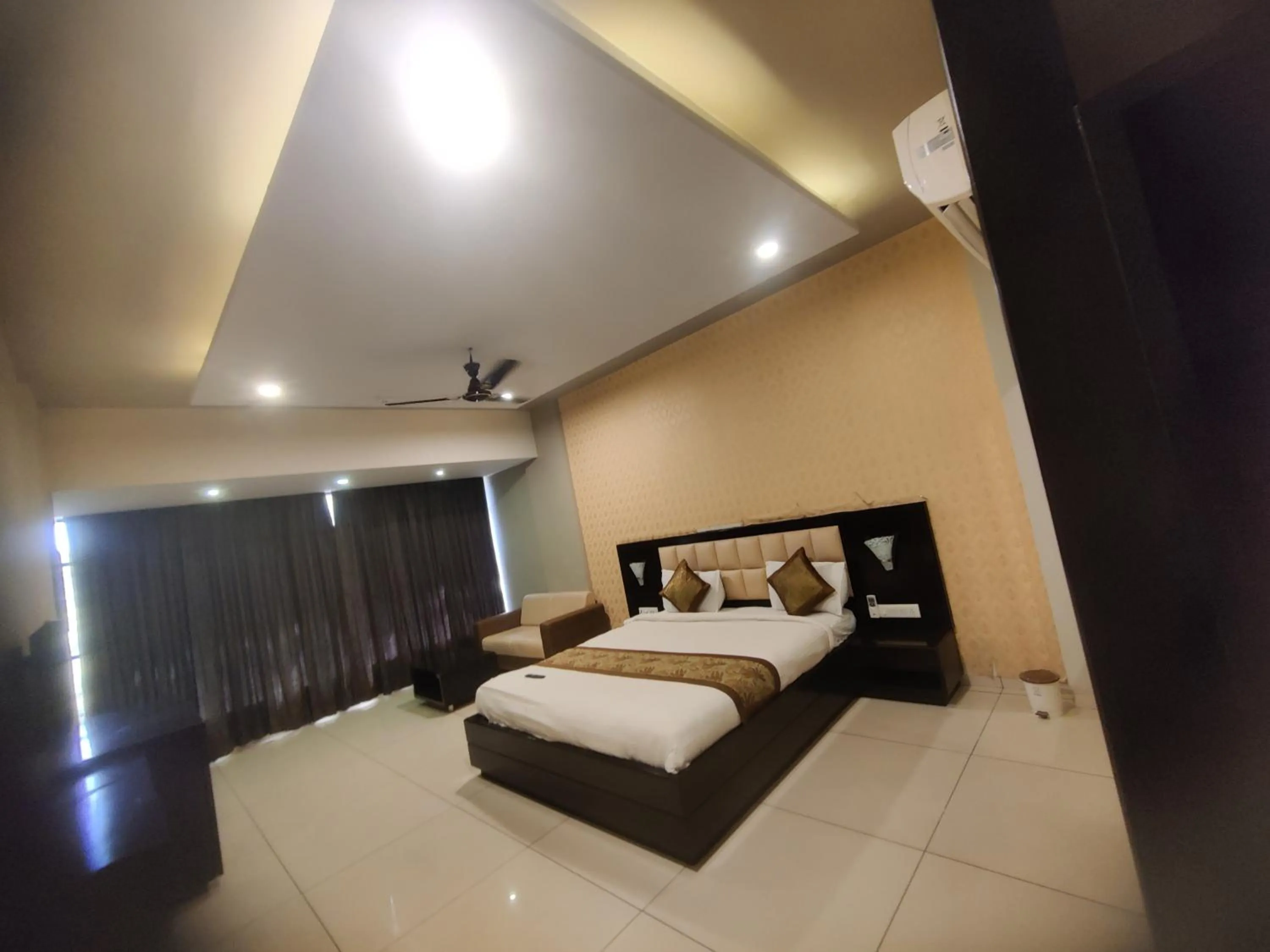 Bed in HOTEL RESTANDVIEW