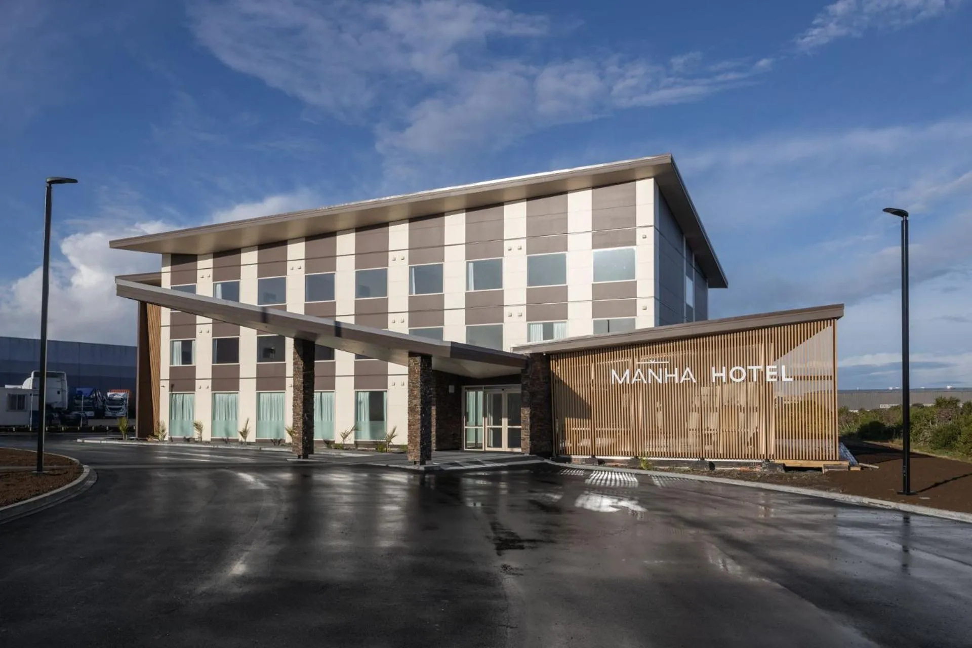 Property building in Manha Hotel Auckland Airport