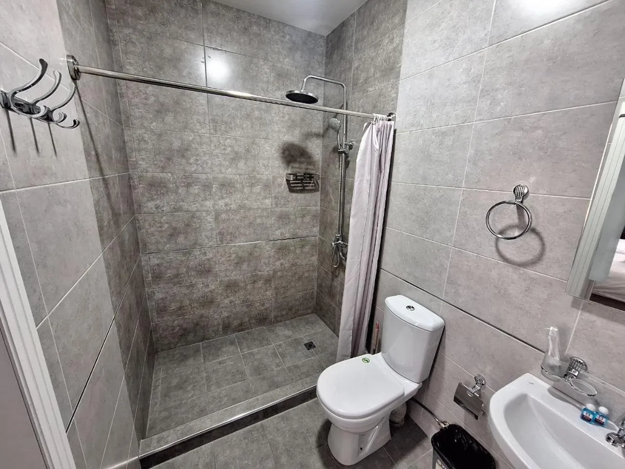 Shower in OLD STATION HOTEL