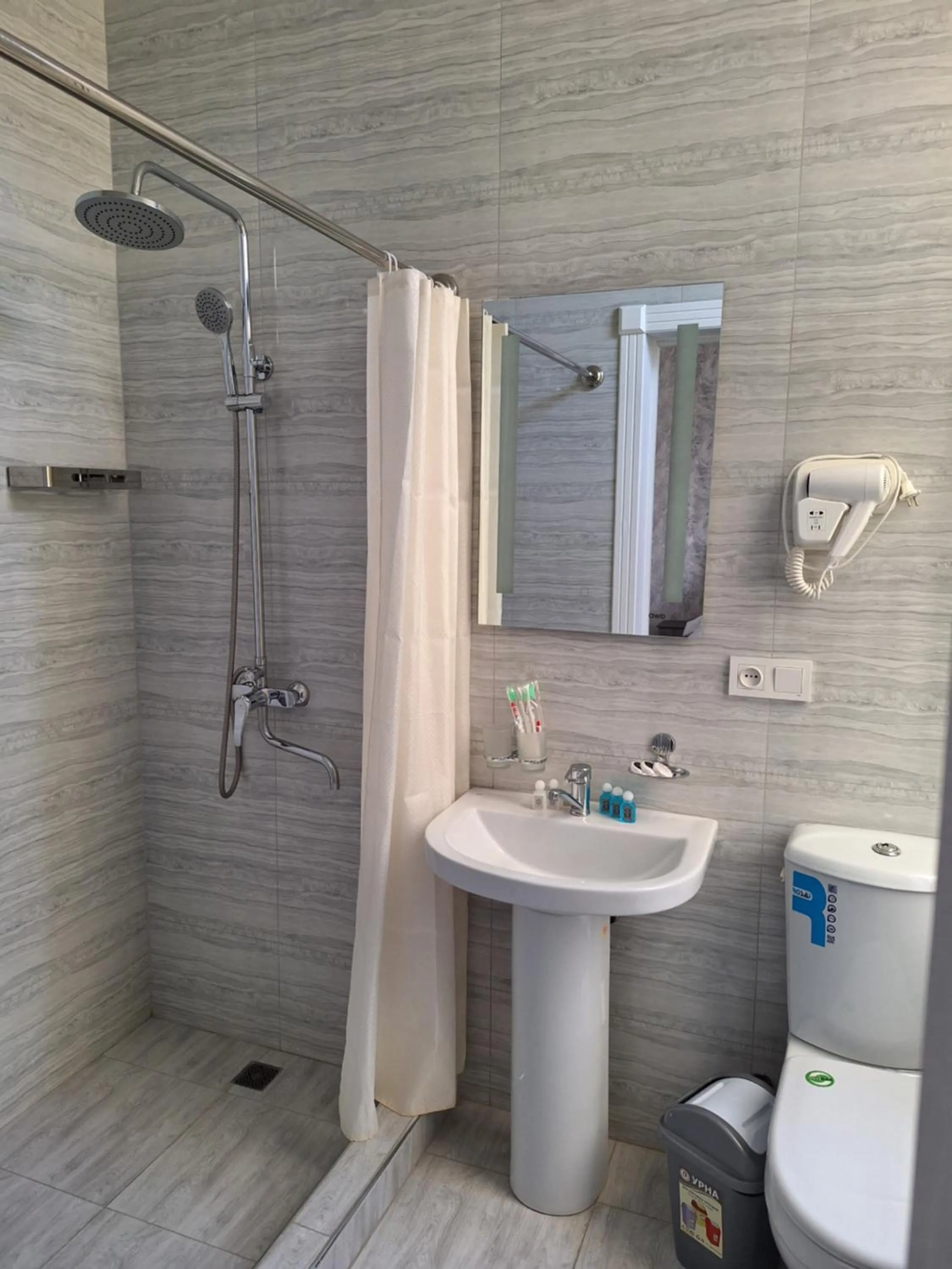 Shower in OLD STATION HOTEL