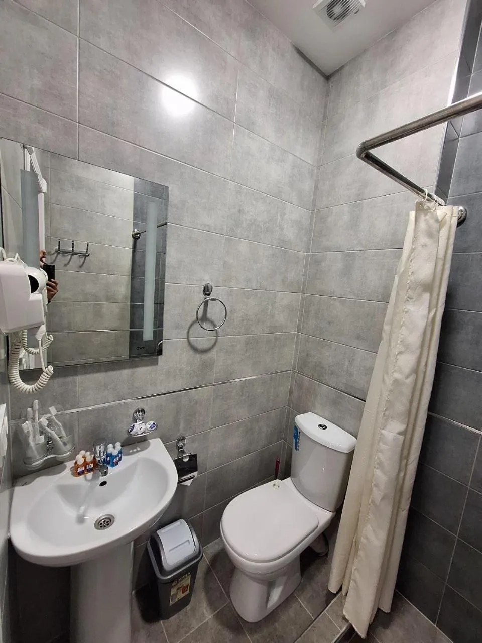 Shower in OLD STATION HOTEL