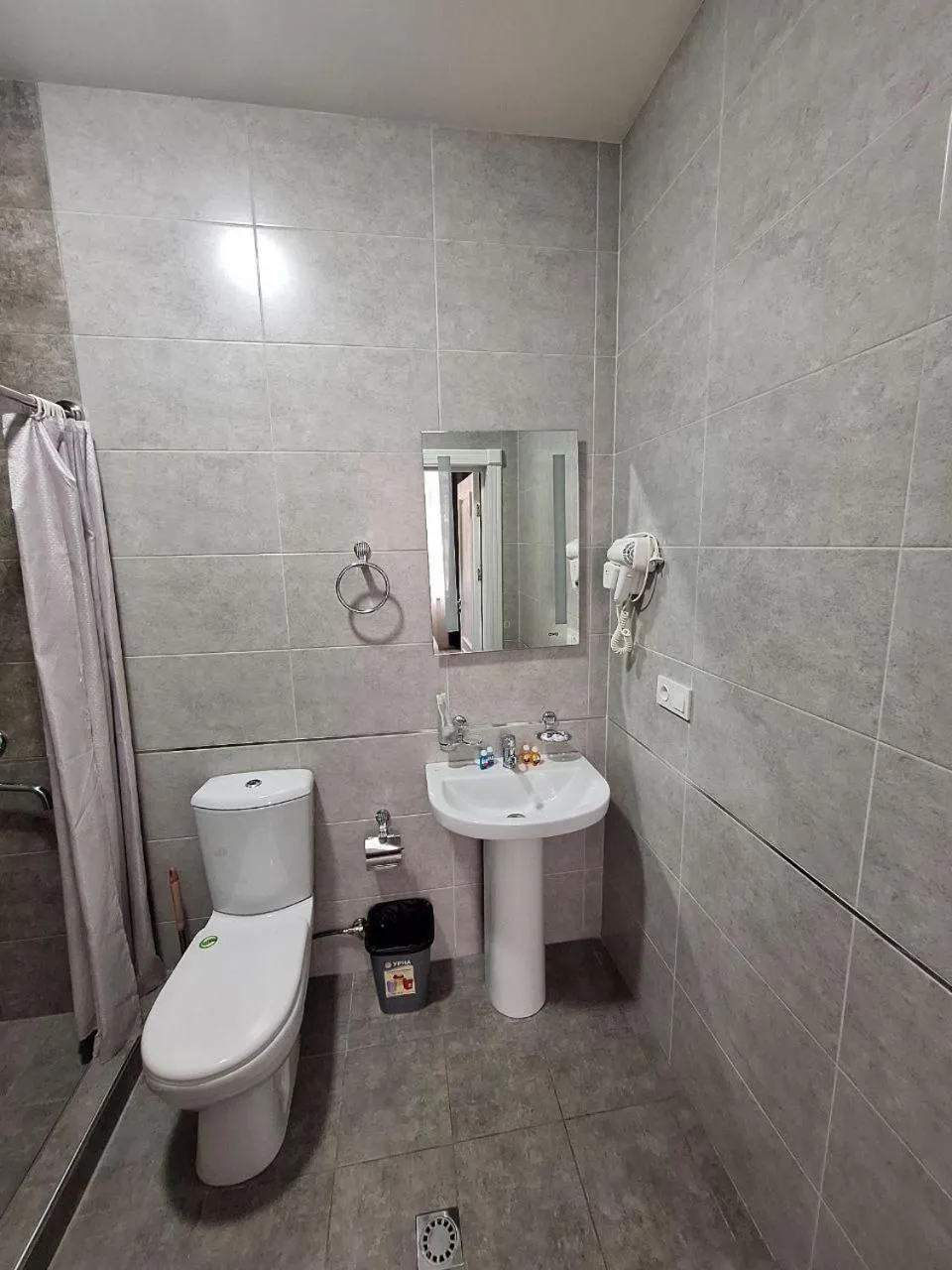 Shower in OLD STATION HOTEL