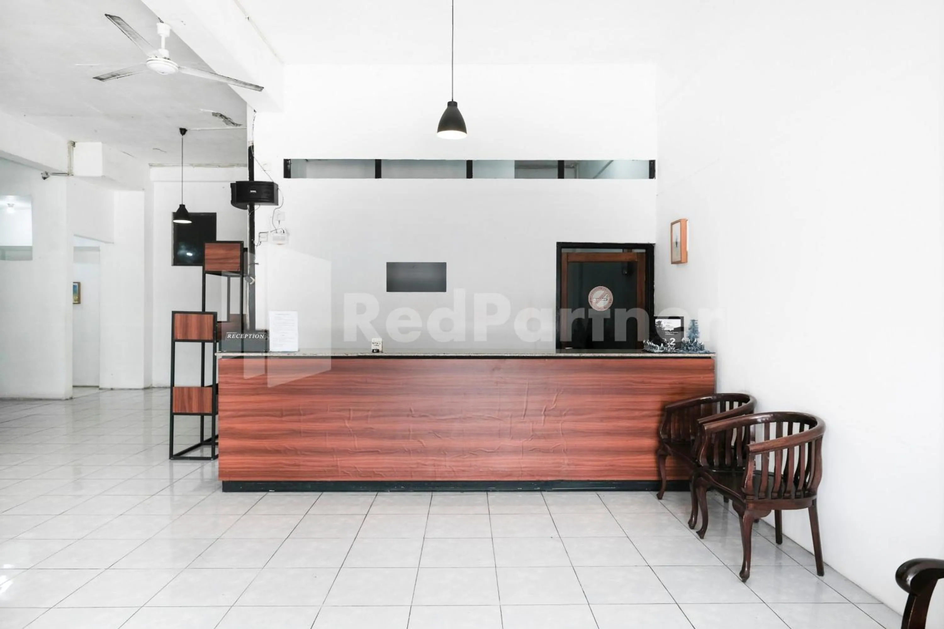 Lobby or reception in Katup Guest House Syariah Mitra RedDoorz