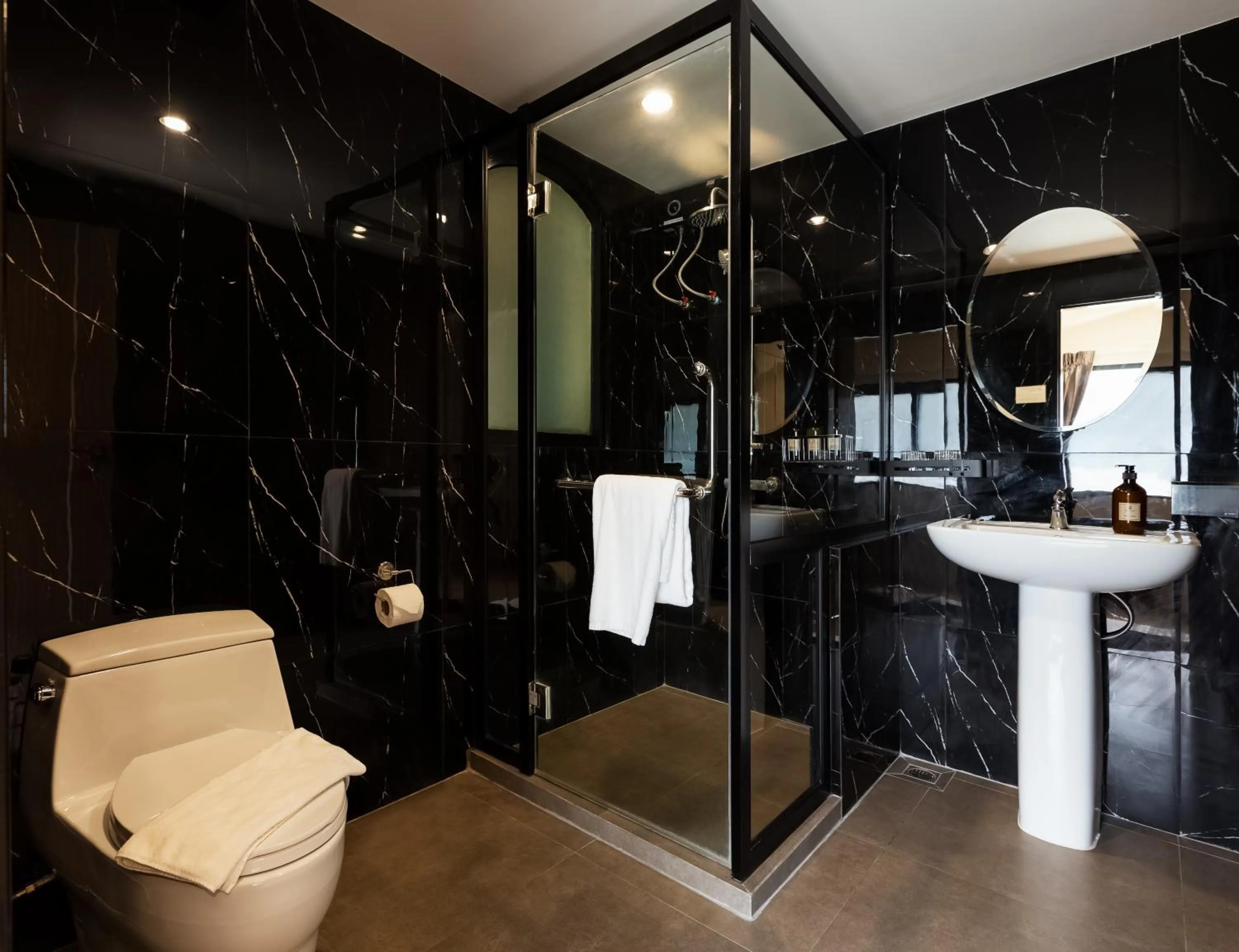 Bathroom in Heaven Boutique Hotel