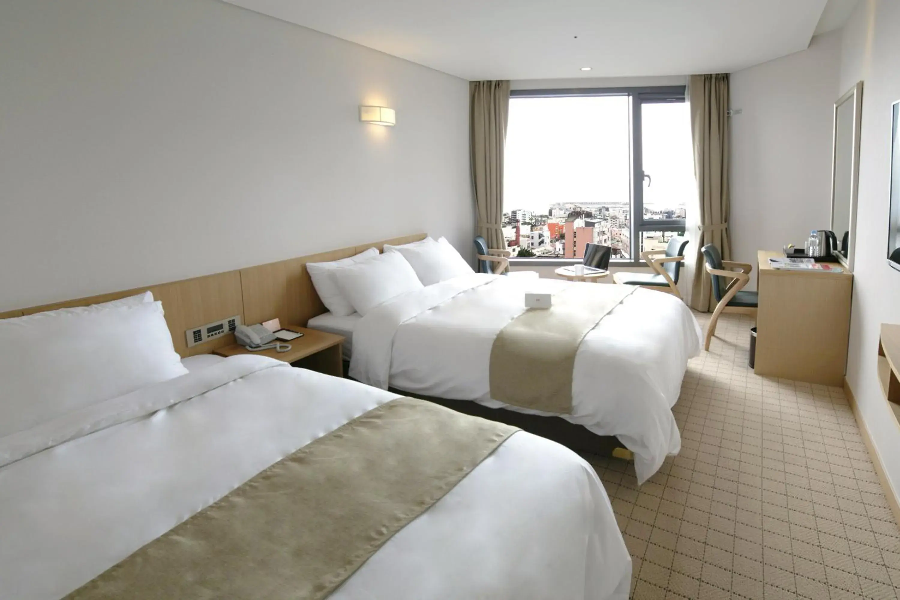 Deluxe Twin Room in Jeju Hotel the M Deluxe Twin Room in Jeju Hotel the M