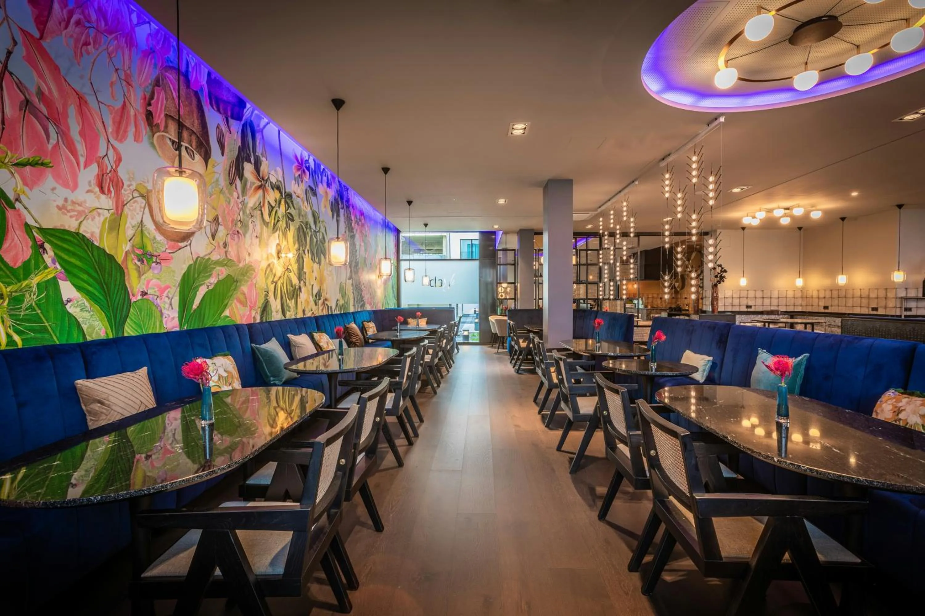 Restaurant/places to eat in NYX Hotel Hamburg by Leonardo Hotels