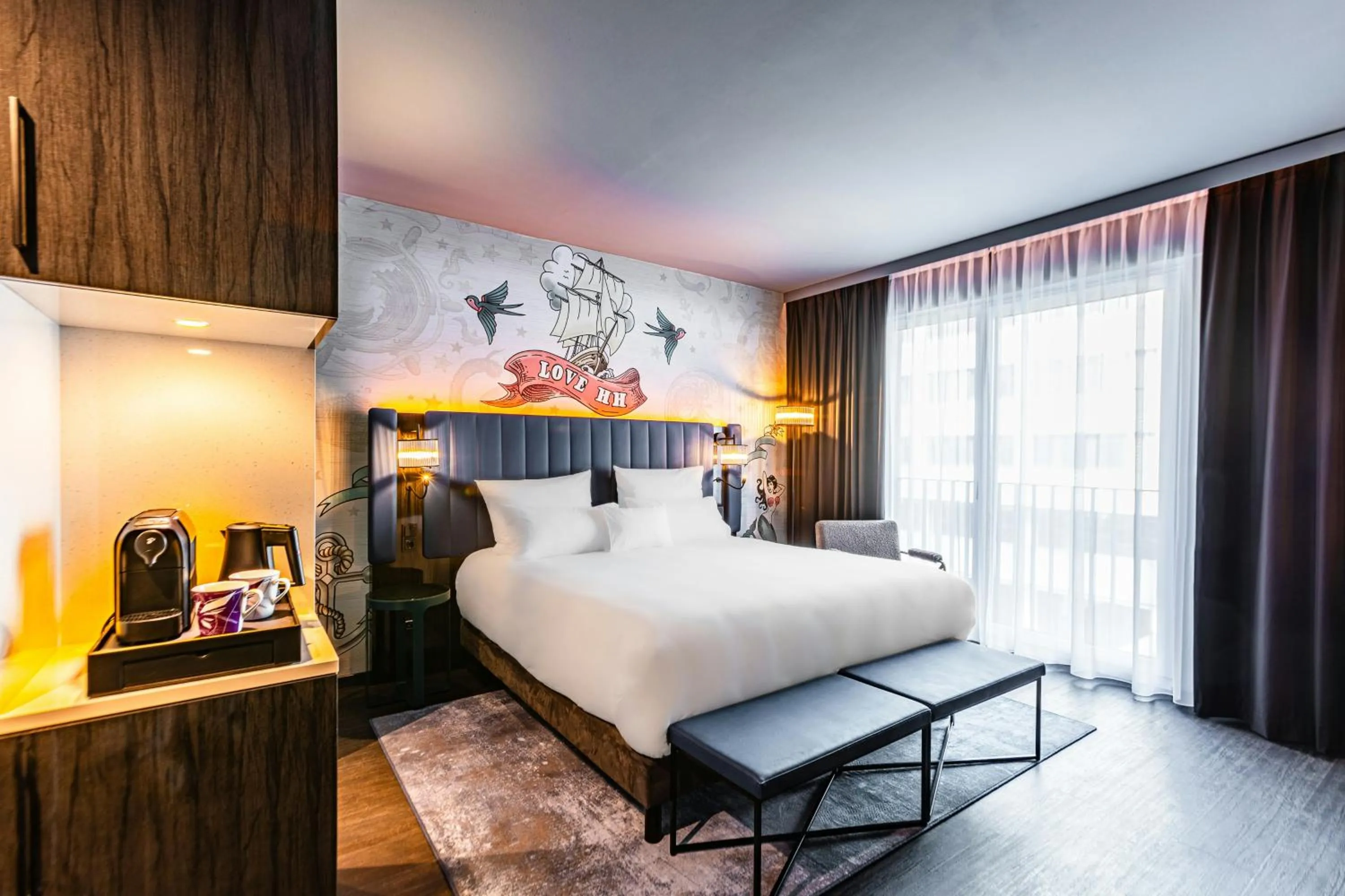 Photo of the whole room, Bed in NYX Hotel Hamburg by Leonardo Hotels