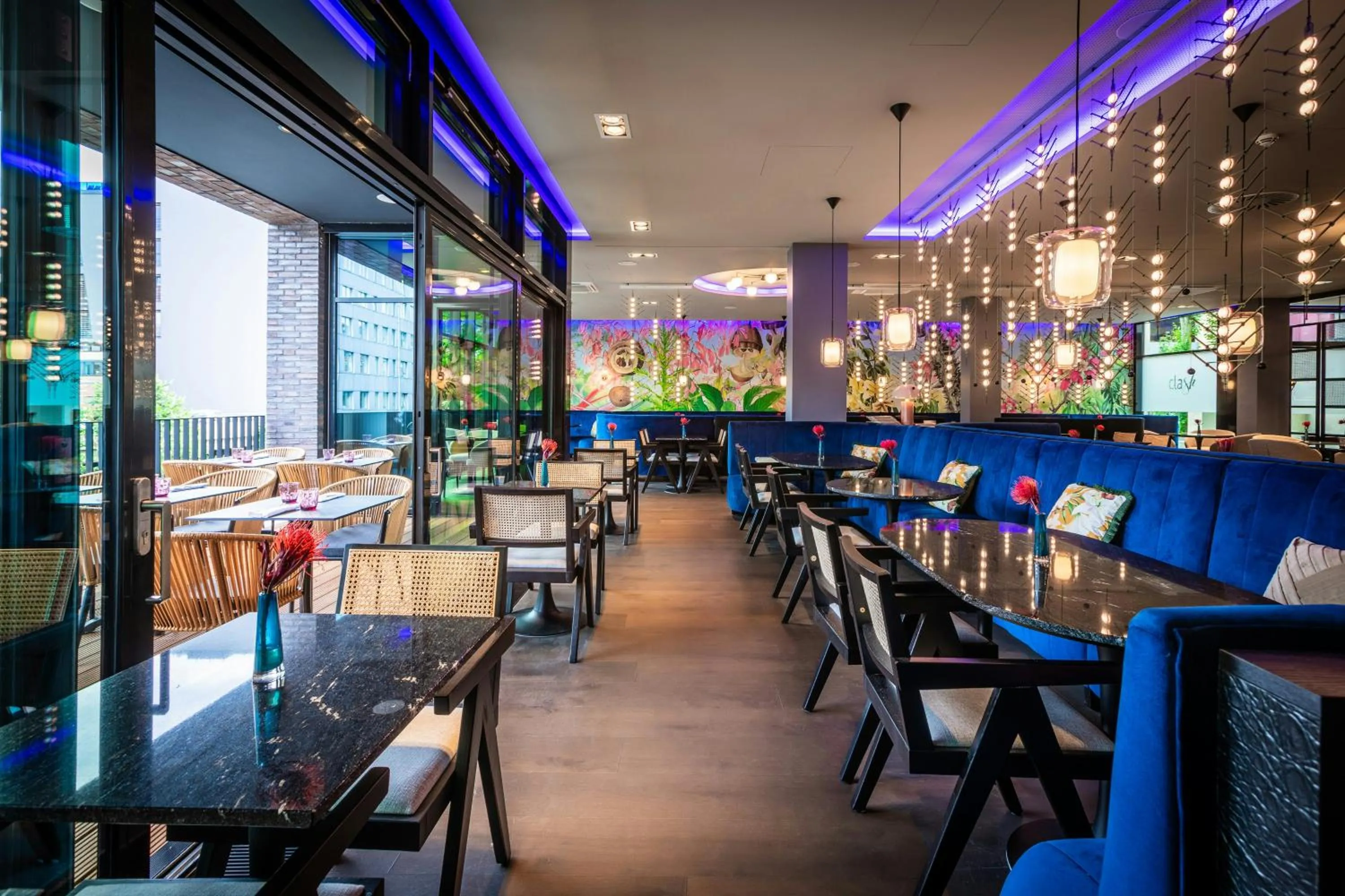 Restaurant/places to eat in NYX Hotel Hamburg by Leonardo Hotels