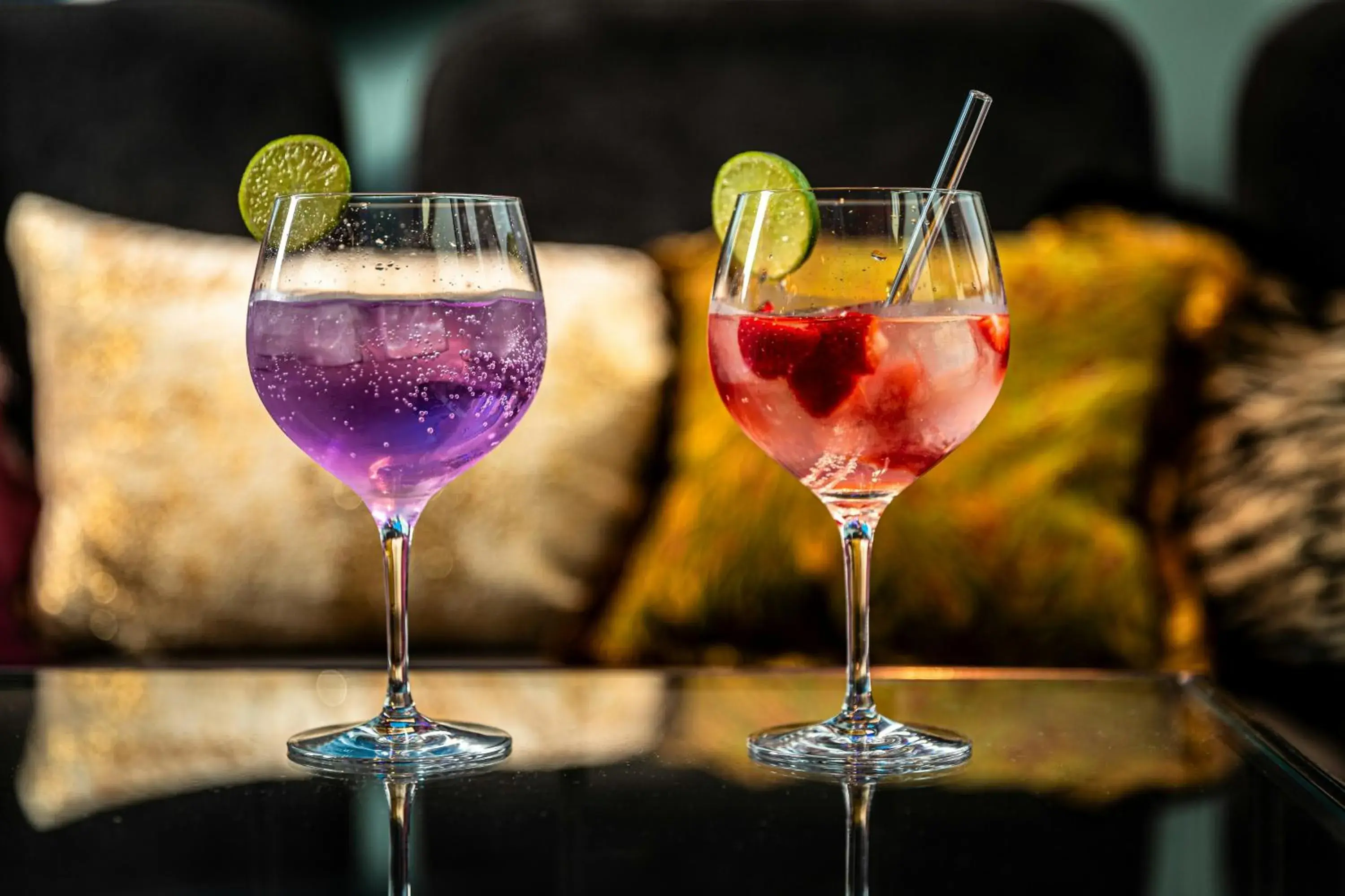 Lounge or bar in NYX Hotel Hamburg by Leonardo Hotels Lounge or bar in NYX Hotel Hamburg by Leonardo Hotels