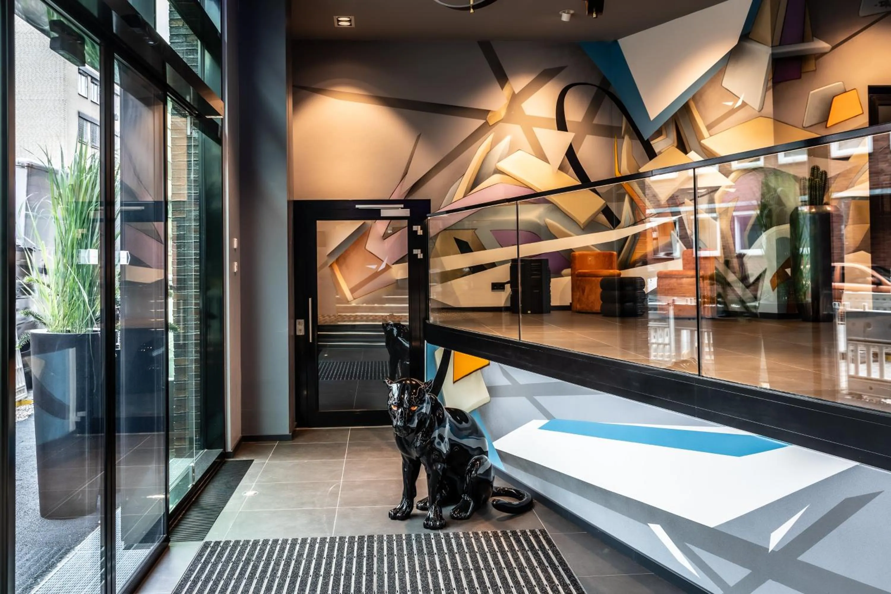 Lobby or reception in NYX Hotel Hamburg by Leonardo Hotels