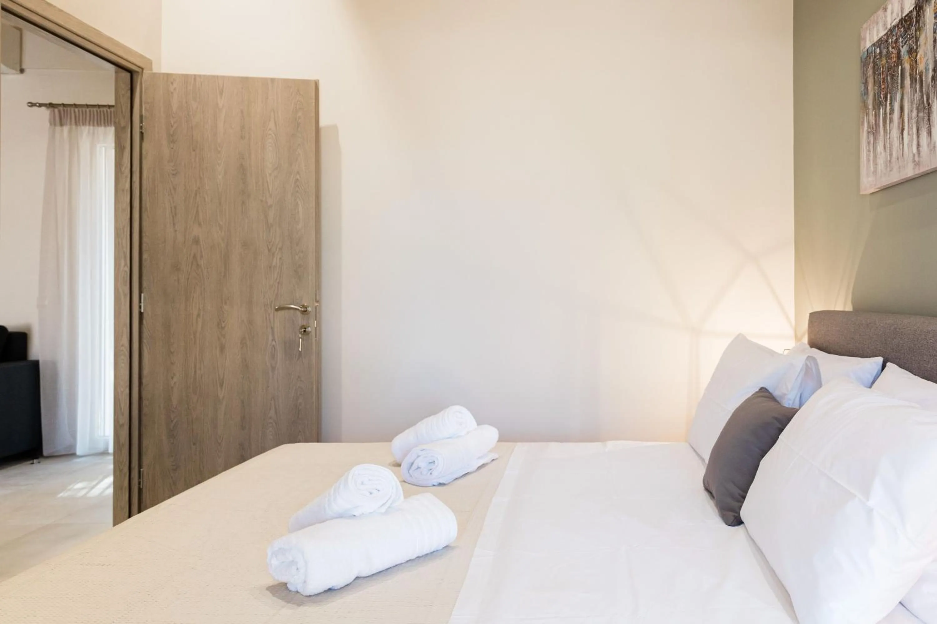 Bedroom, Bed in Seadrop Suites