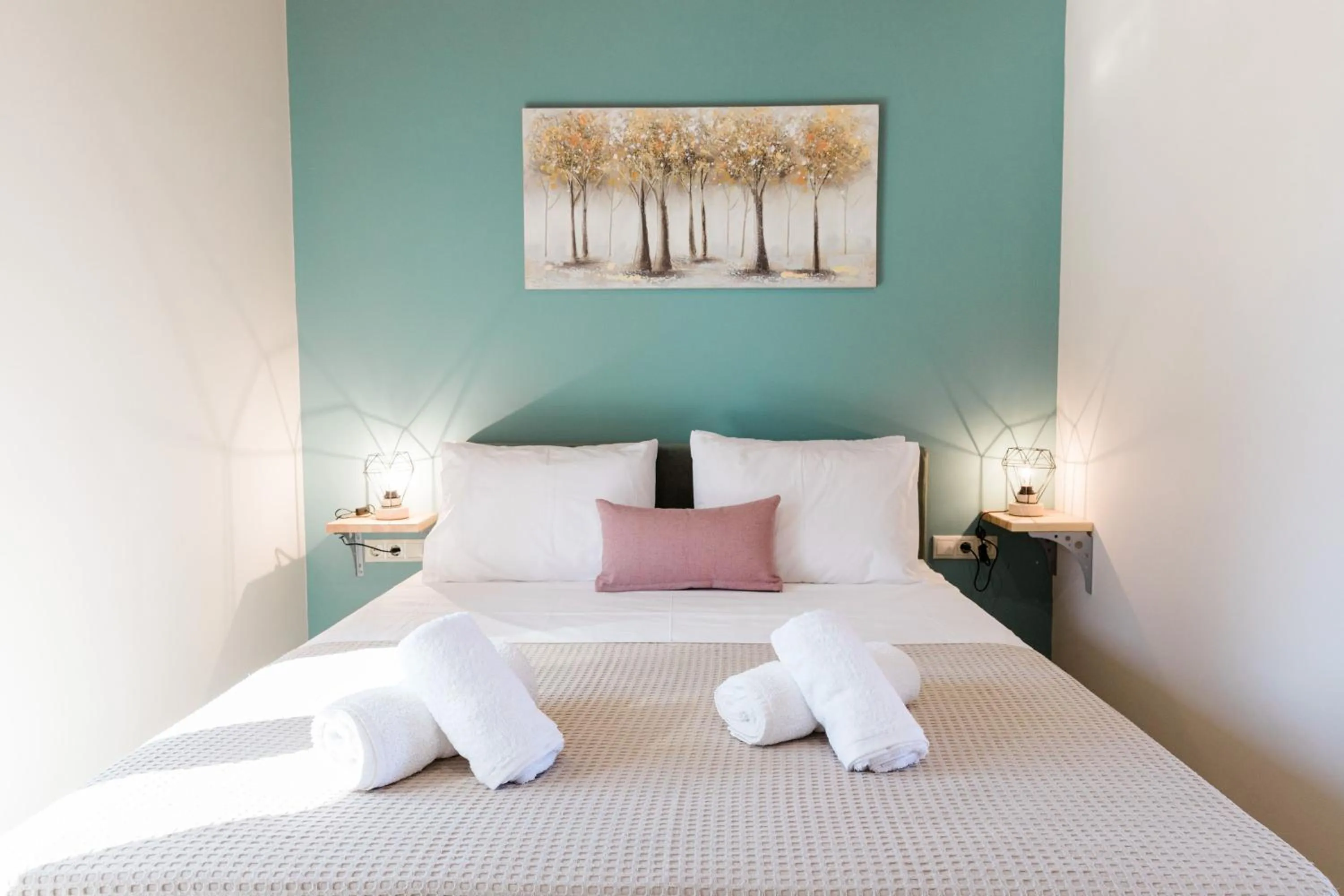 Bedroom, Bed in Seadrop Suites