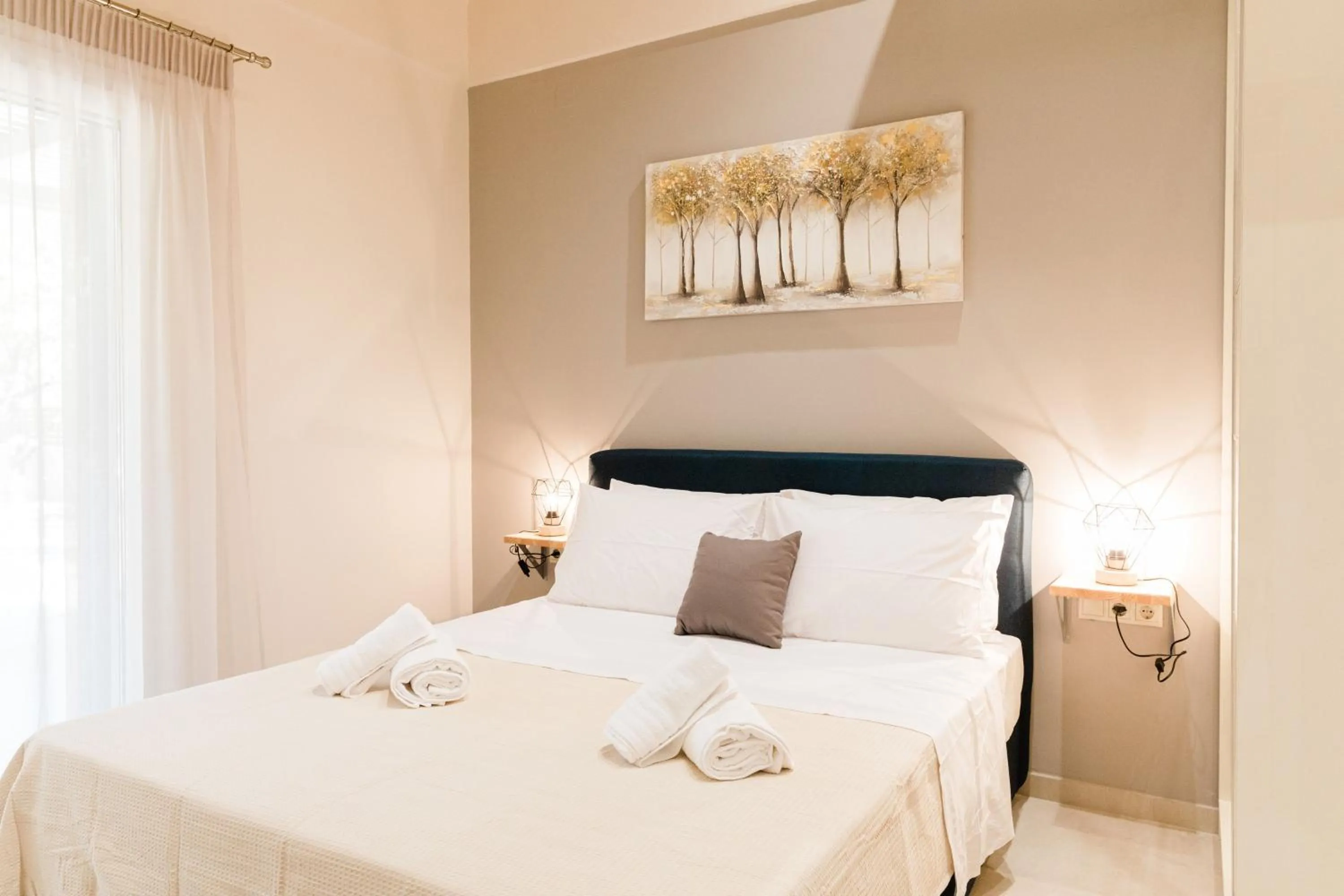 Bedroom, Bed in Seadrop Suites