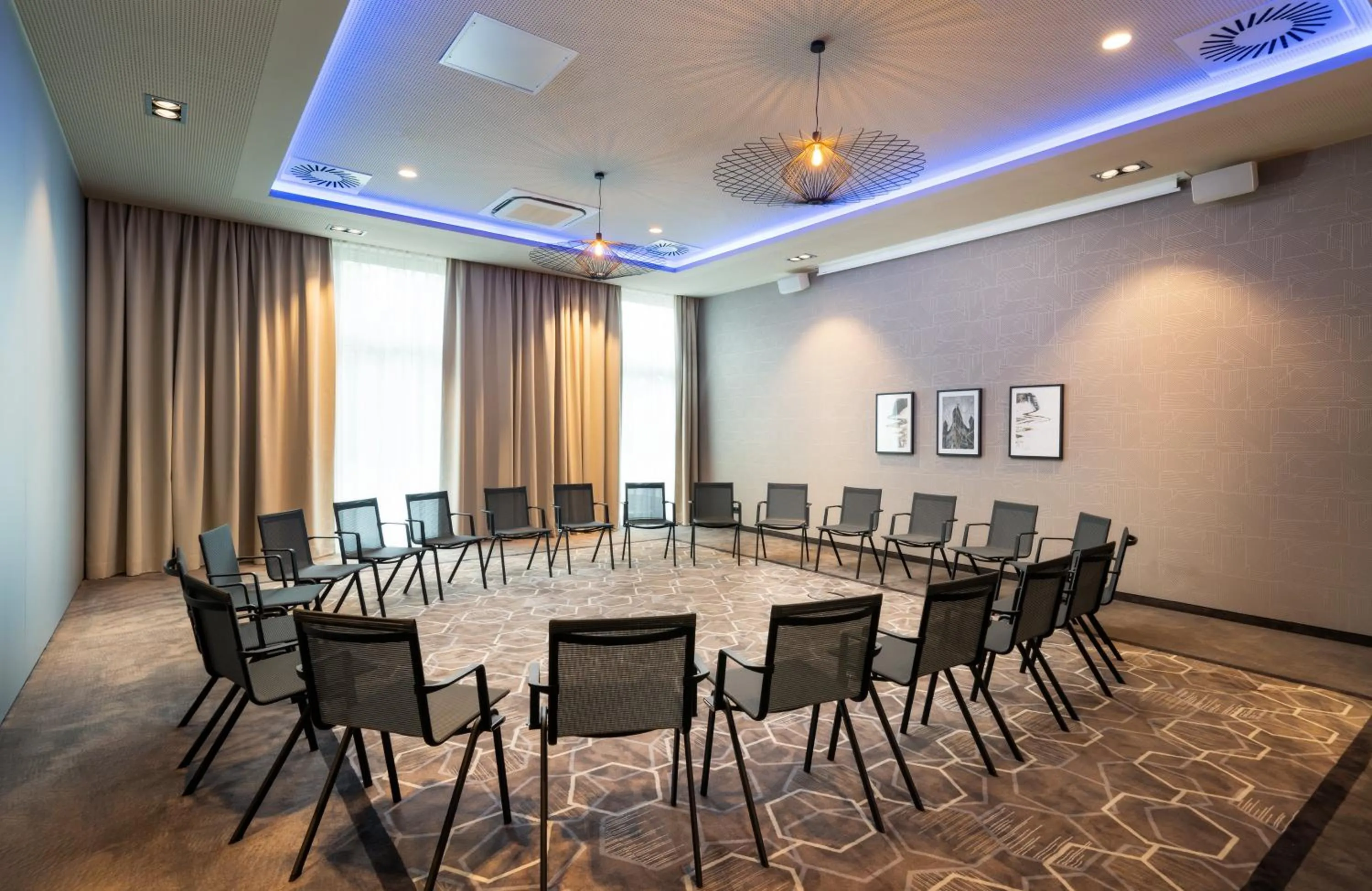 Meeting/conference room in Leonardo Royal Hotel Cologne Bonn Airport