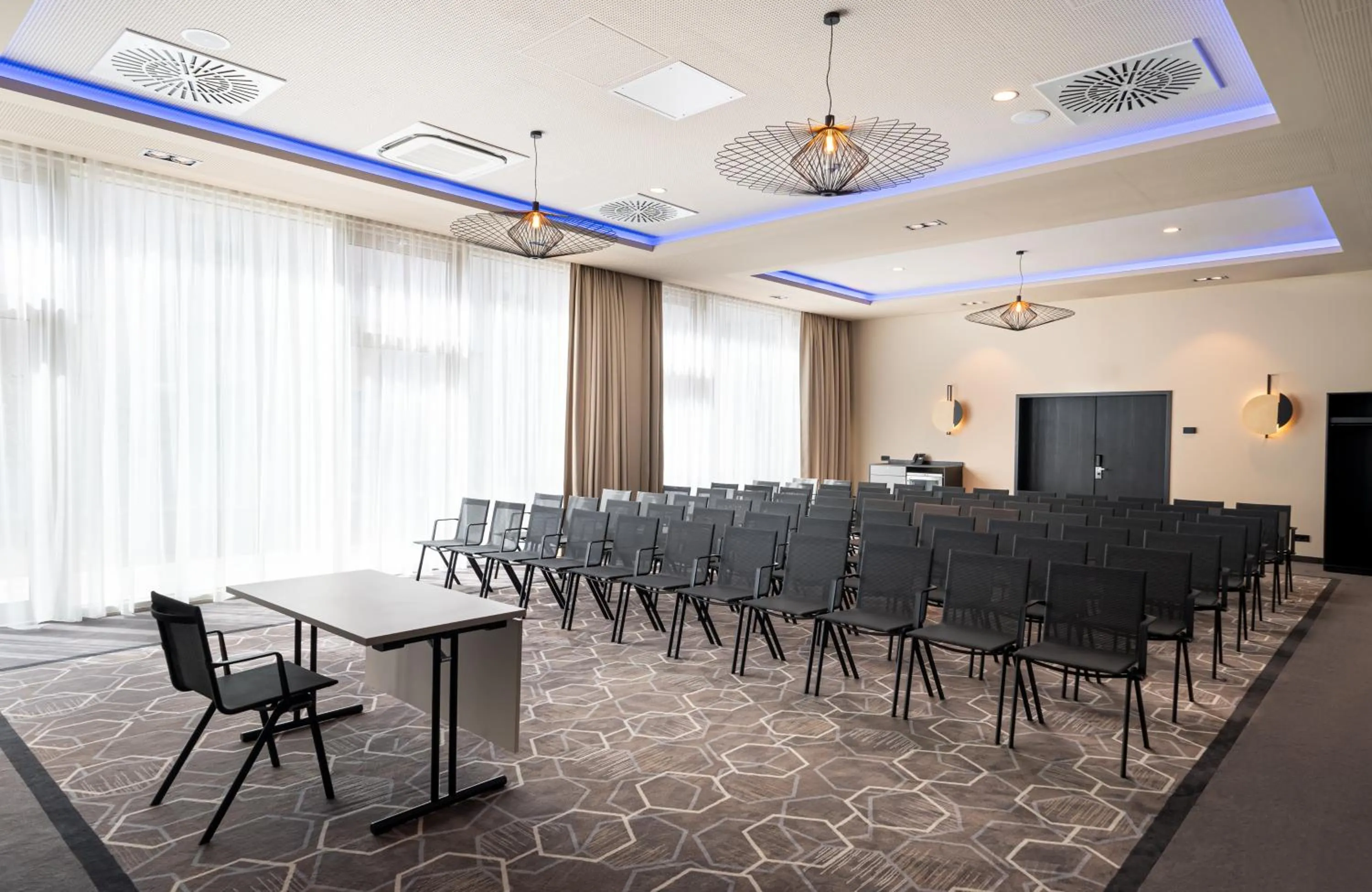 Meeting/conference room in Leonardo Royal Hotel Cologne Bonn Airport