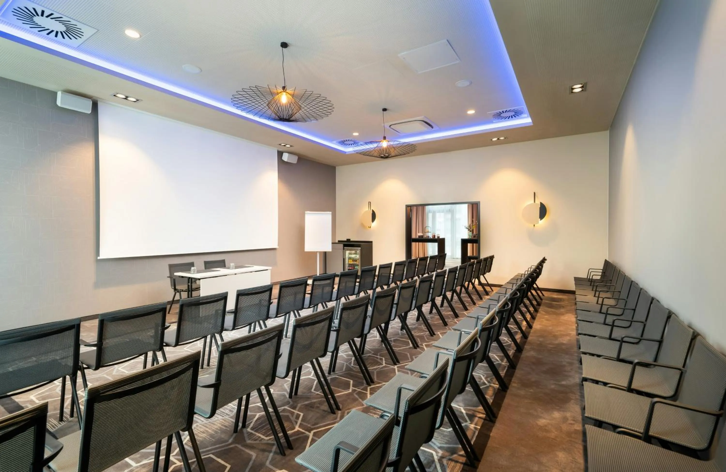 Meeting/conference room in Leonardo Royal Hotel Cologne Bonn Airport