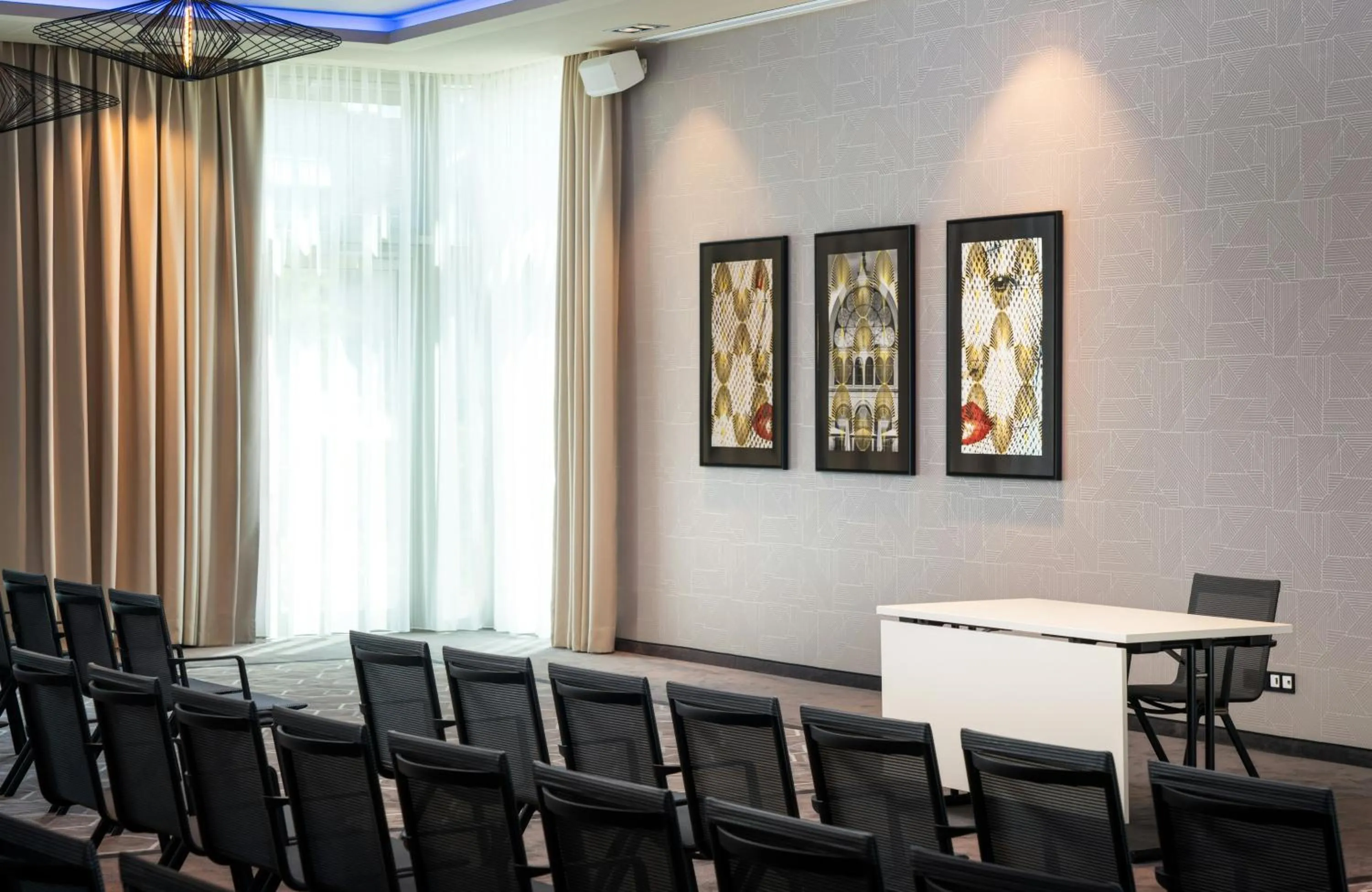 Meeting/conference room in Leonardo Royal Hotel Cologne Bonn Airport