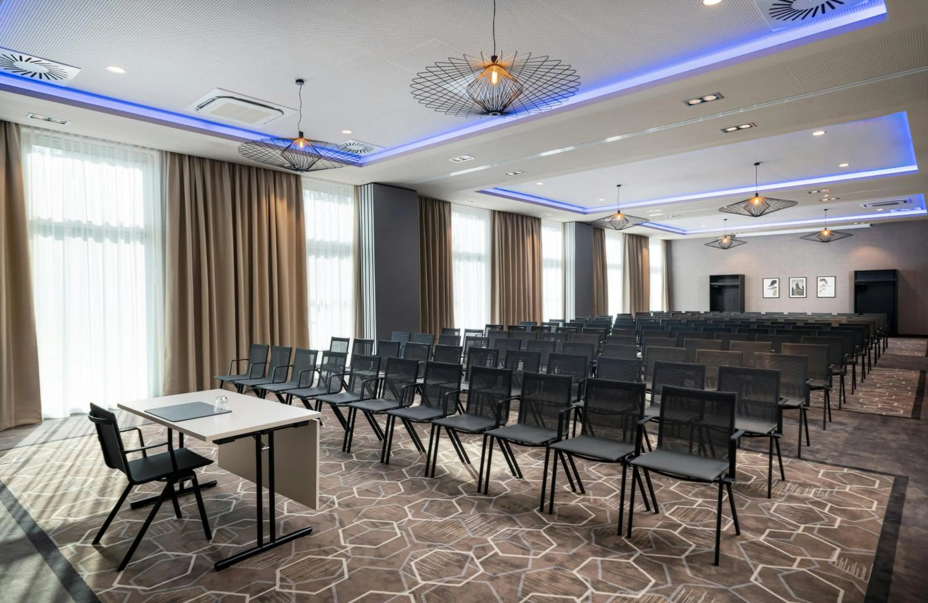 Meeting/conference room in Leonardo Royal Hotel Cologne Bonn Airport