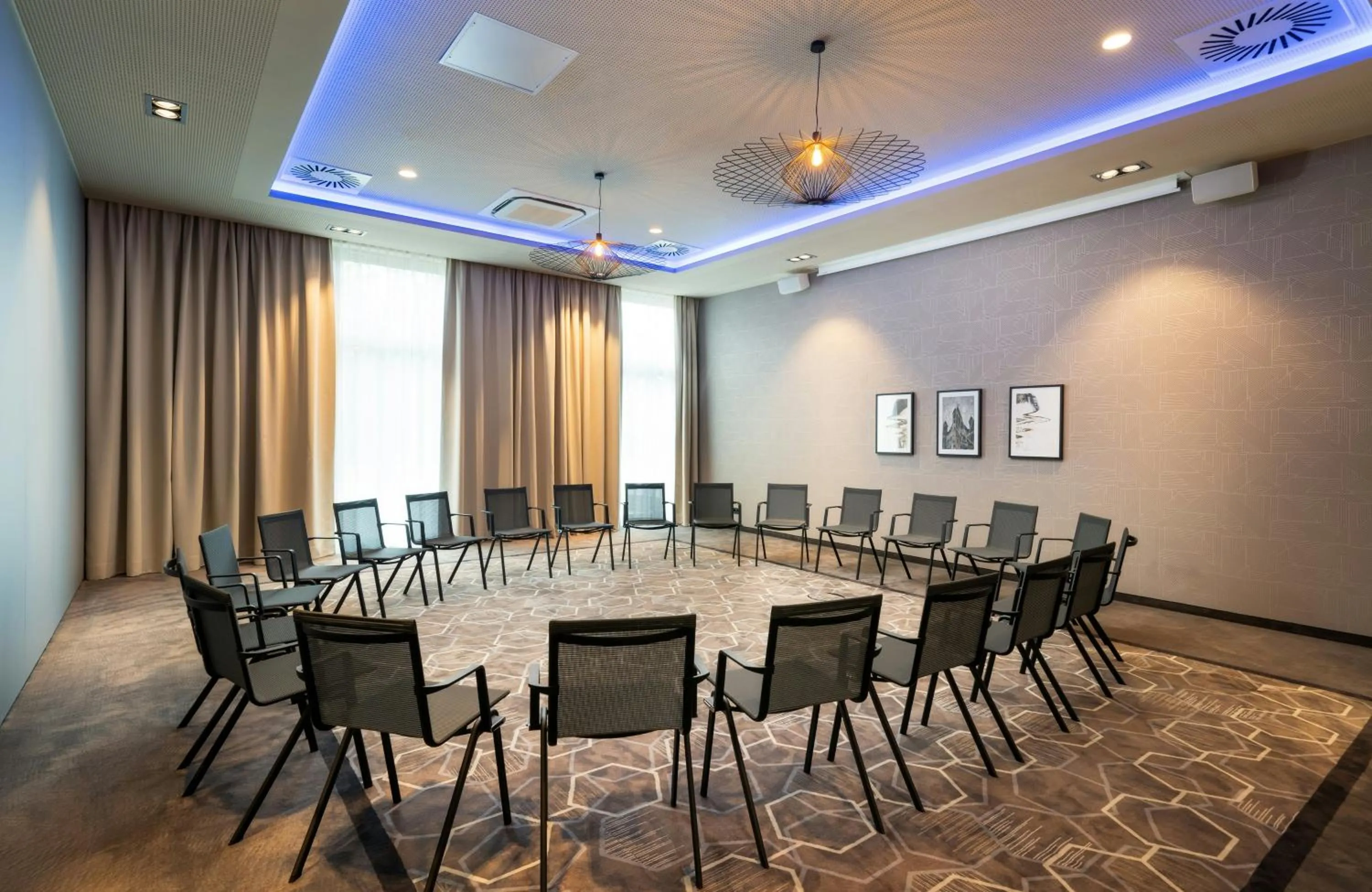 Meeting/conference room in Leonardo Royal Hotel Cologne Bonn Airport
