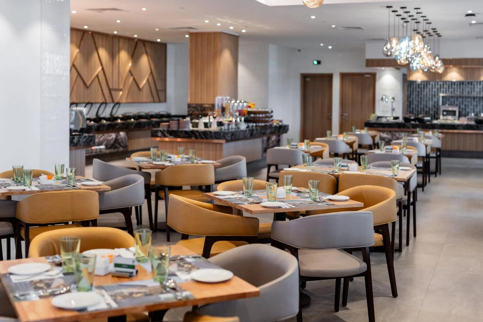 Restaurant/places to eat in Holiday Inn Sepang - Airport