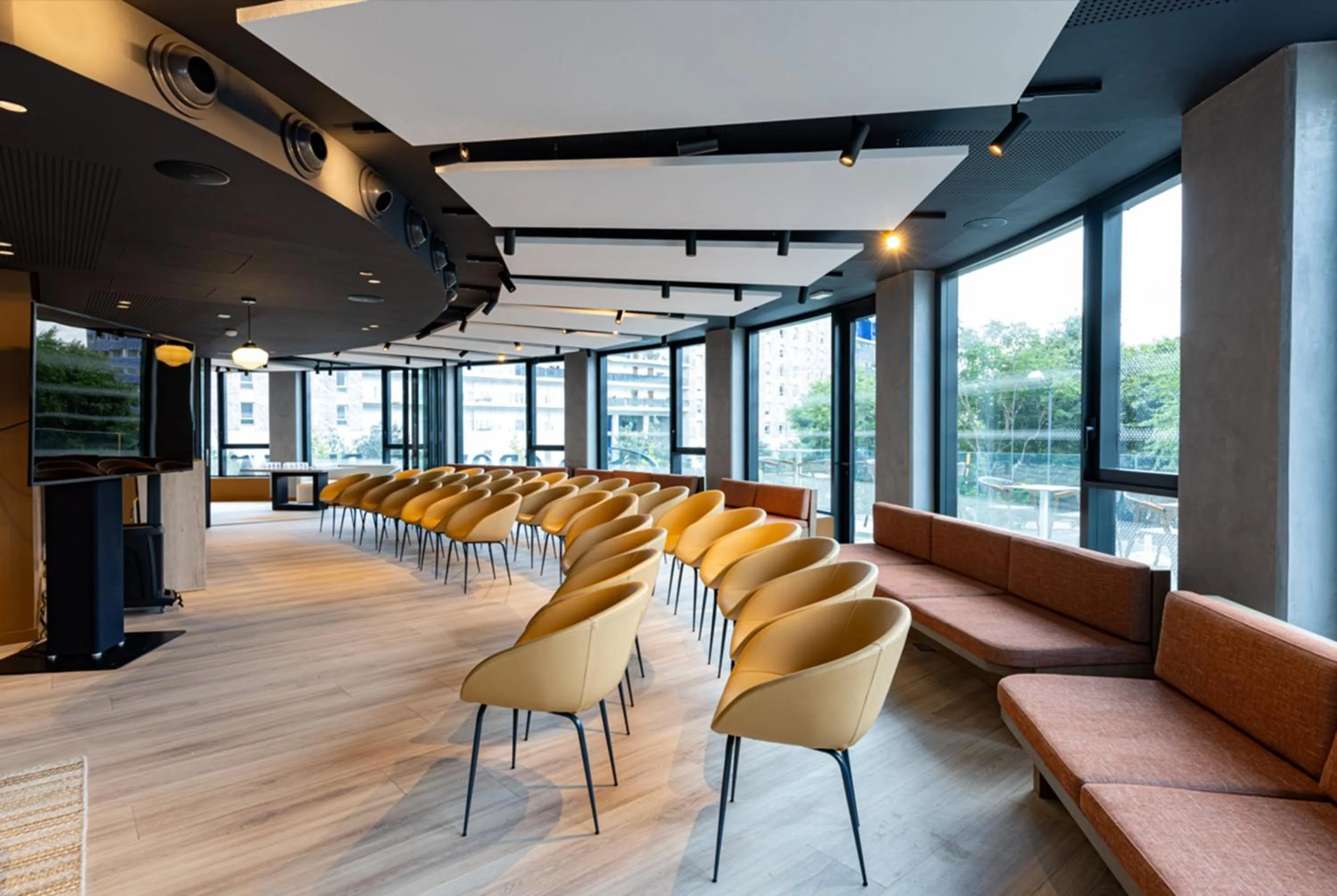 Meeting/conference room in Crowne Plaza - Marseille Le Dôme