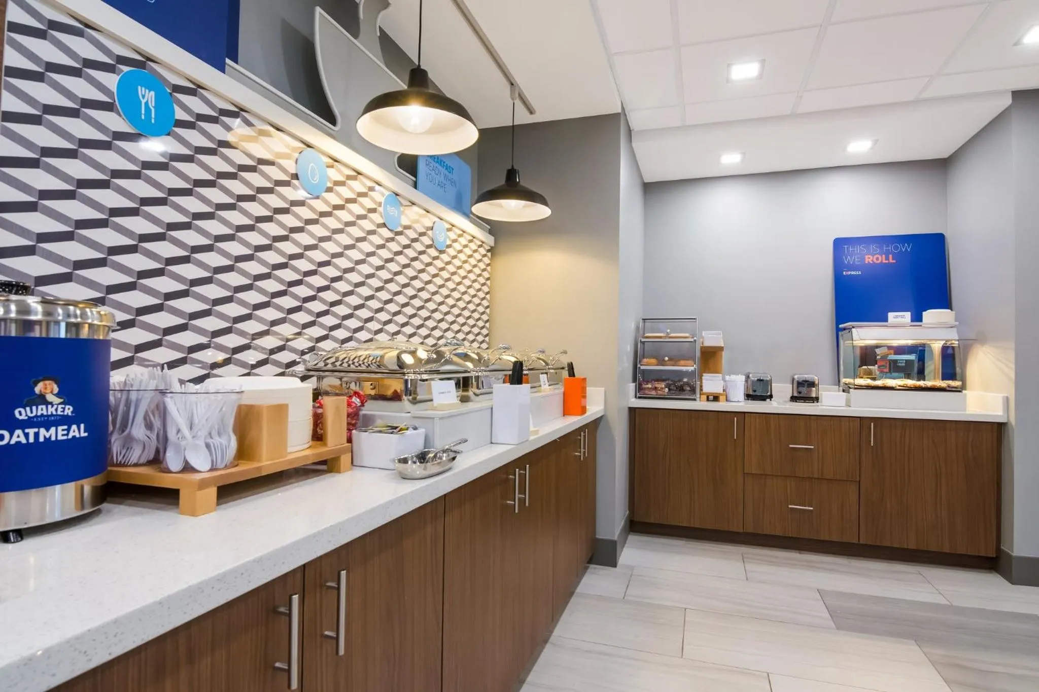 Breakfast in Holiday Inn Express & Suites - Springdale - Fayetteville Area