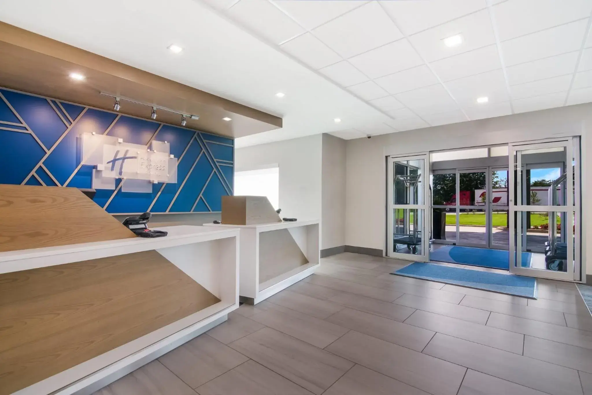 Property building in Holiday Inn Express & Suites - Springdale - Fayetteville Area Property building in Holiday Inn Express & Suites - Springdale - Fayetteville Area