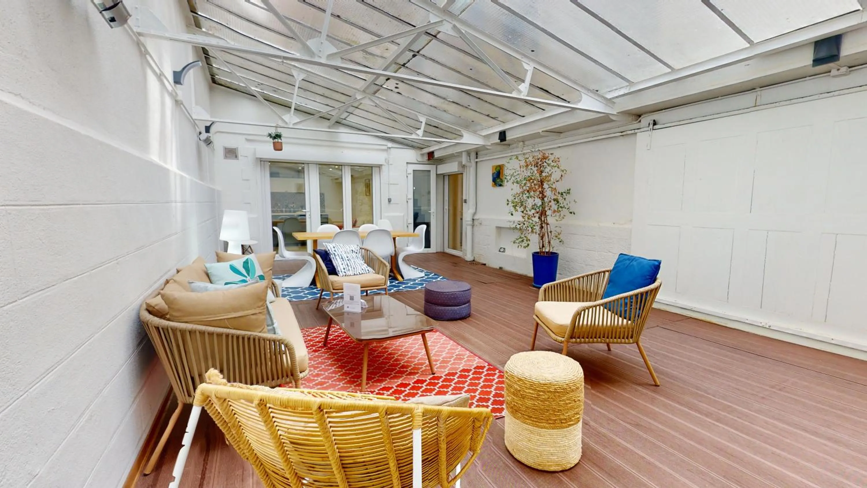 Living room in Appartements modernes avec véranda
