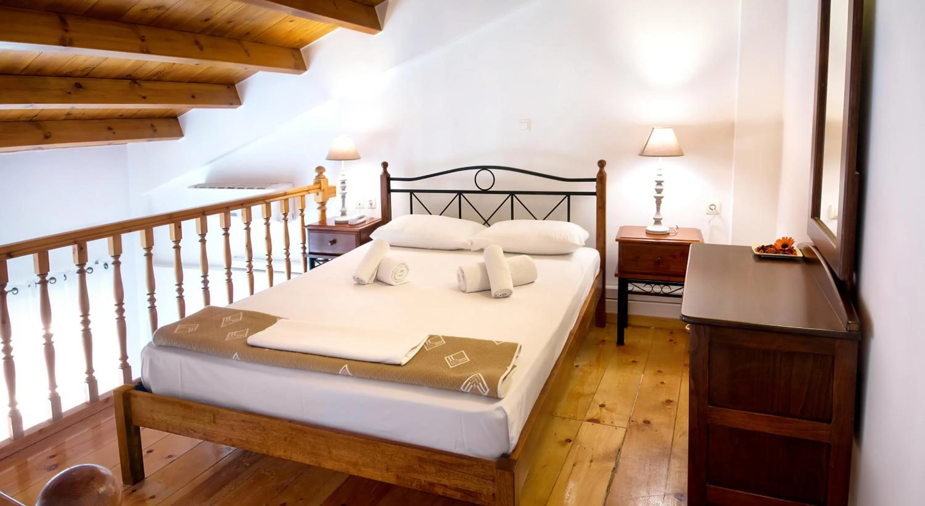 bunk bed in Ontas Traditional Hotel