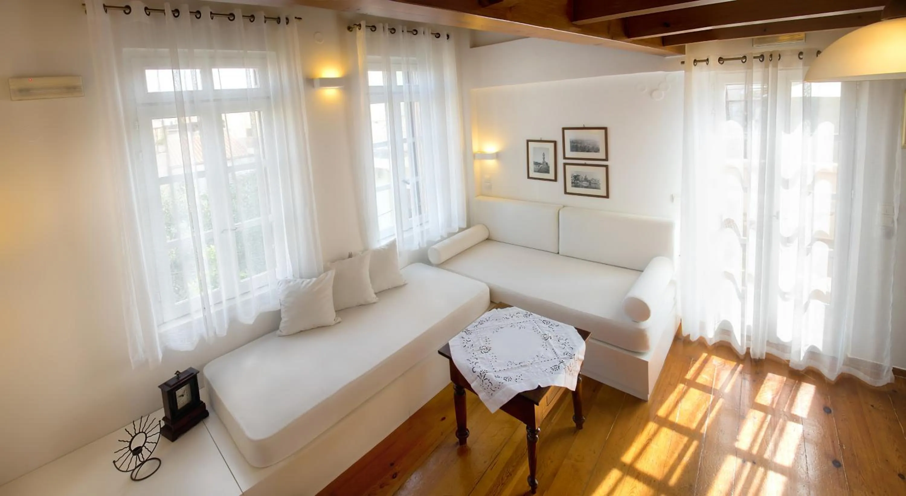 Living room in Ontas Traditional Hotel