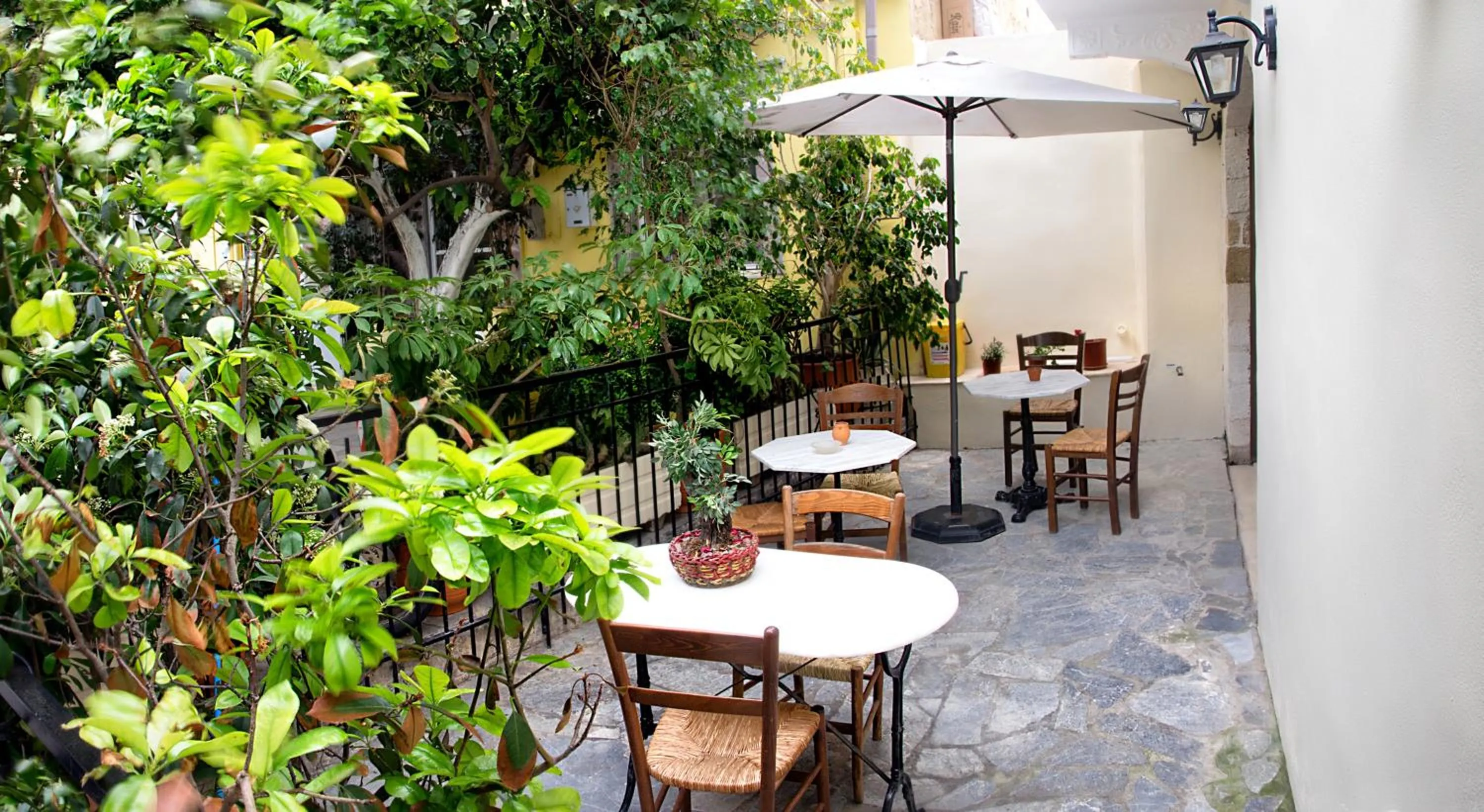 Garden in Ontas Traditional Hotel