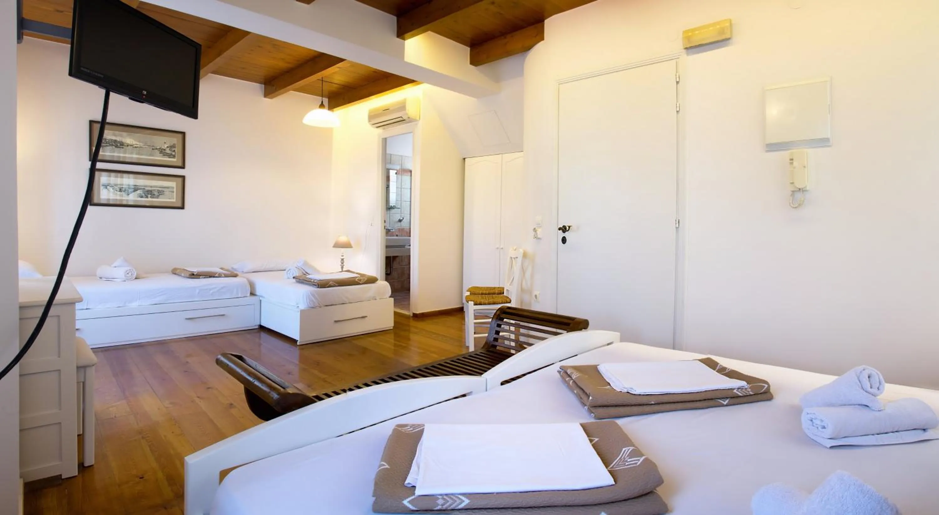 Bedroom in Ontas Traditional Hotel