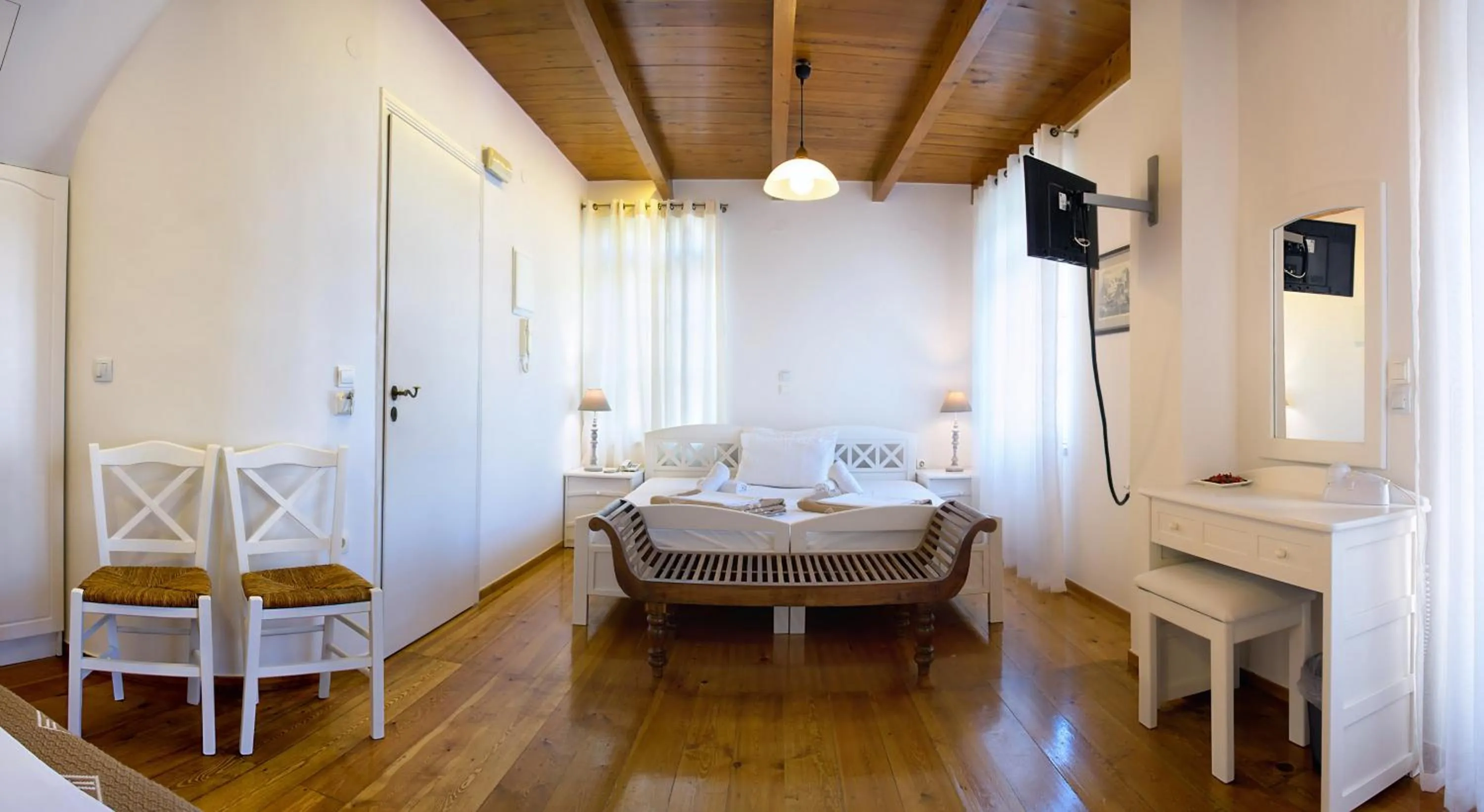 bunk bed in Ontas Traditional Hotel