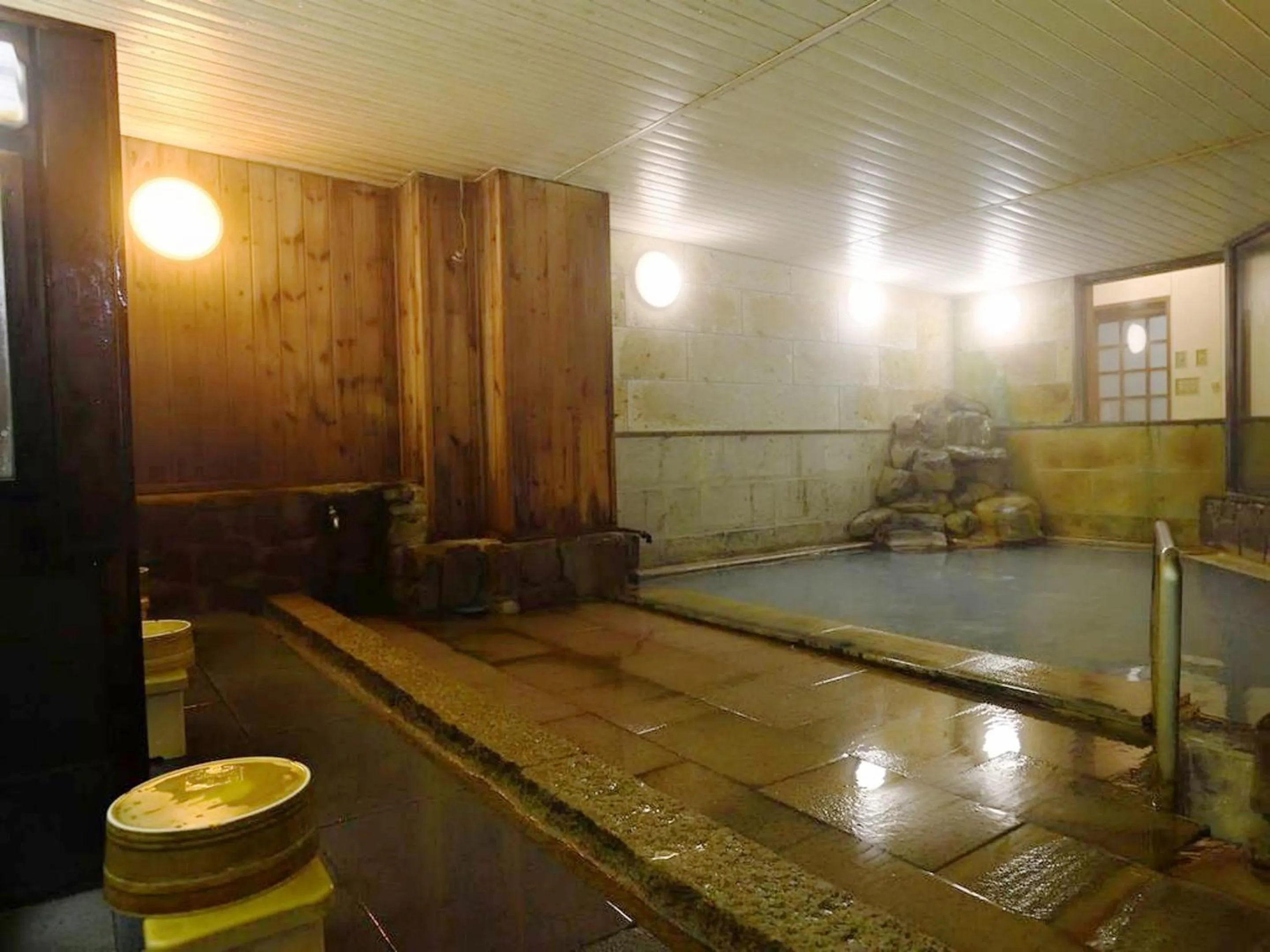 Hot Spring Bath in Kaniyu