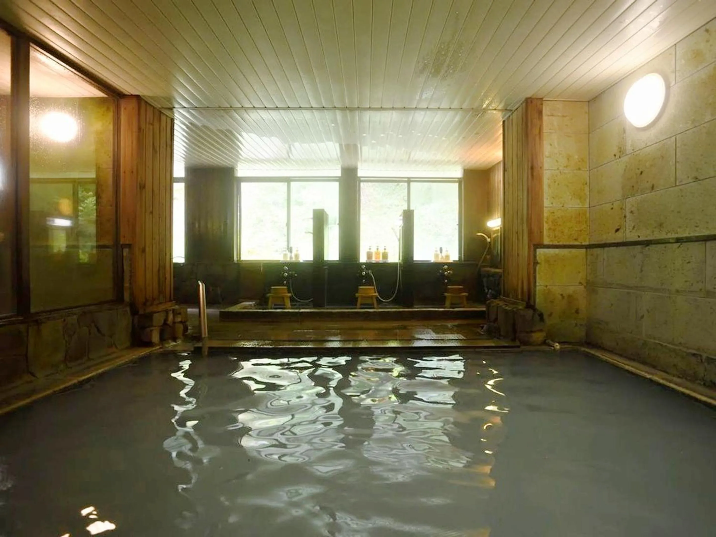 Hot Spring Bath in Kaniyu