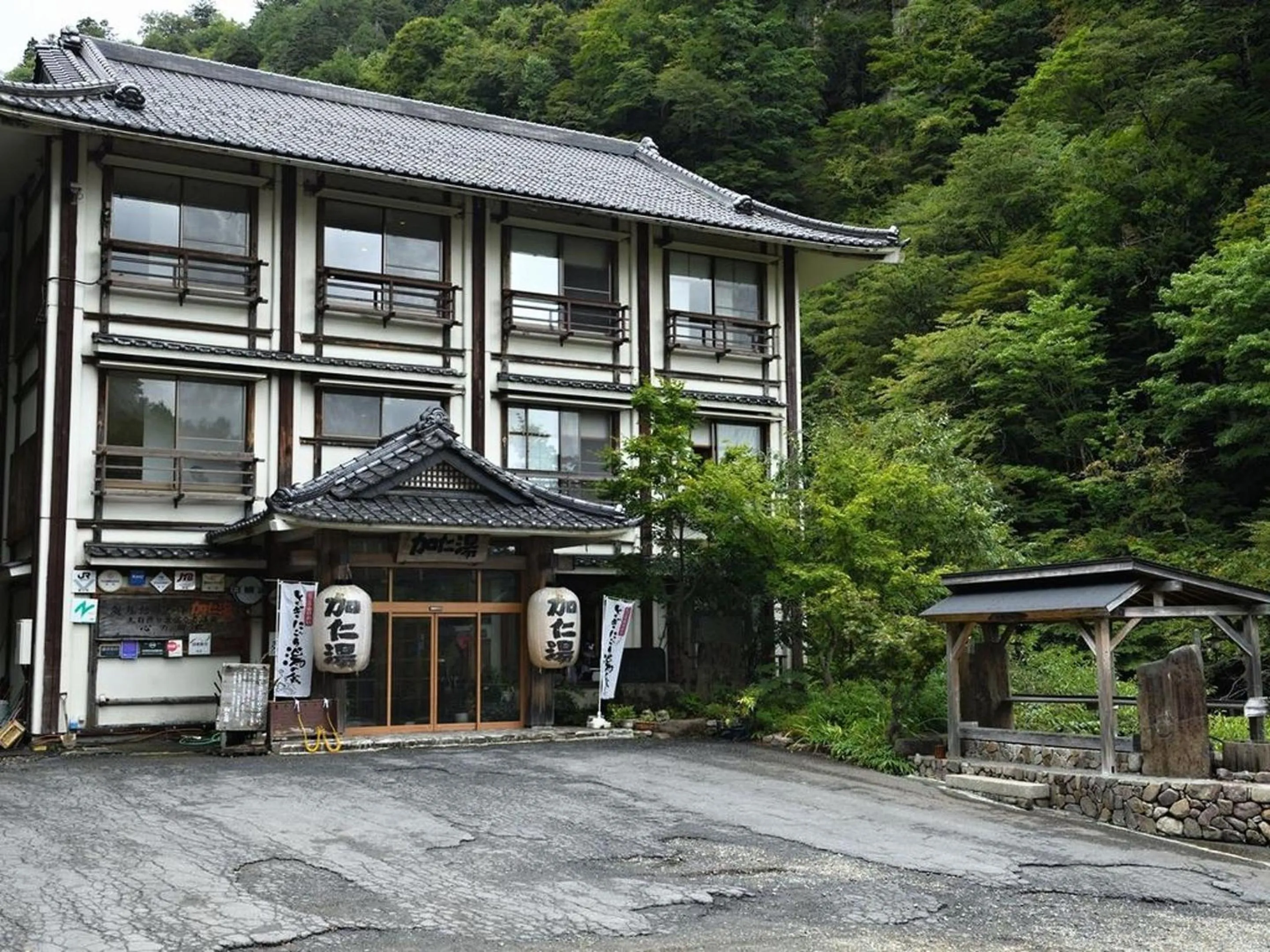 Property building in Kaniyu