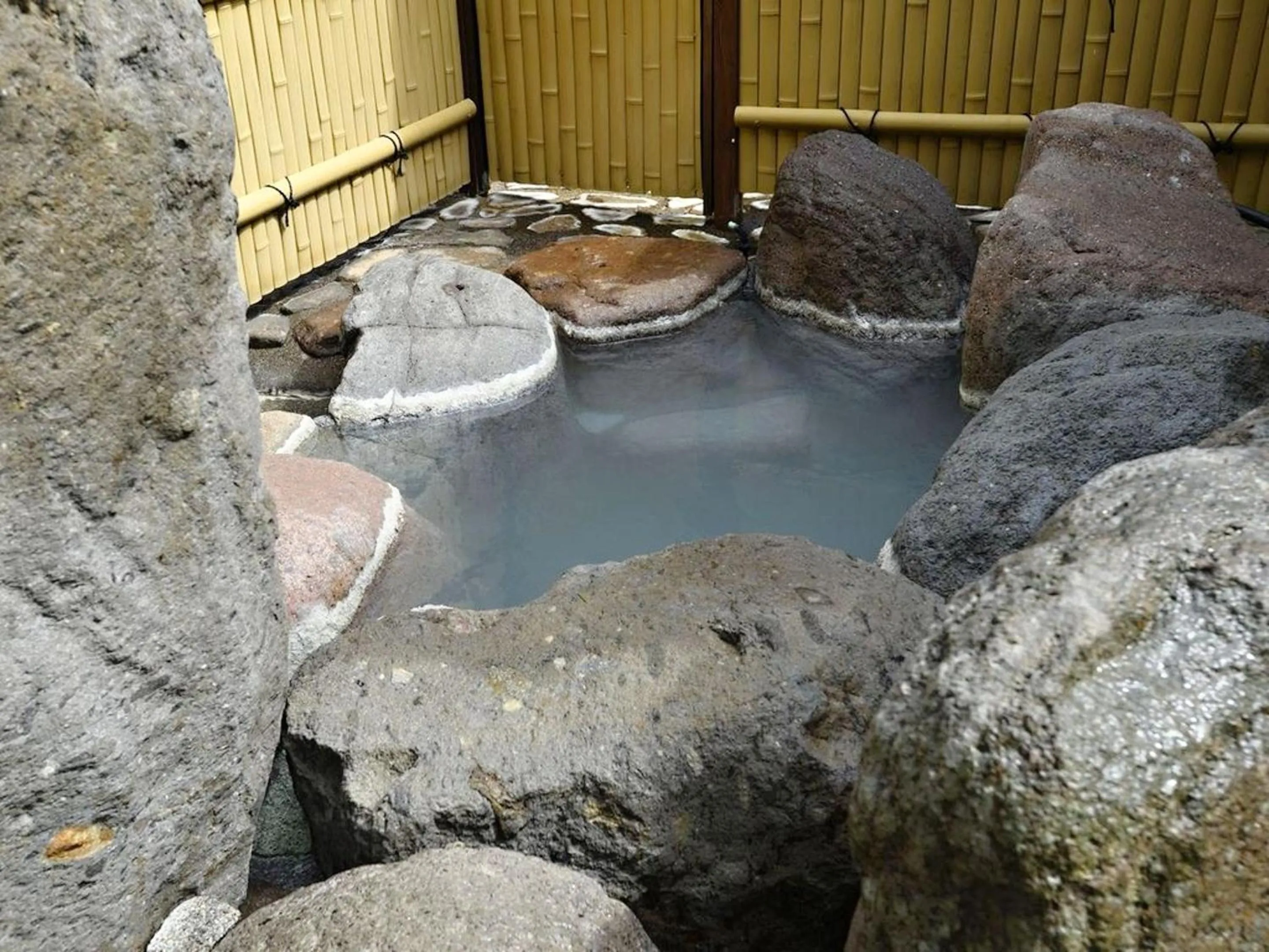 Hot Spring Bath in Kaniyu