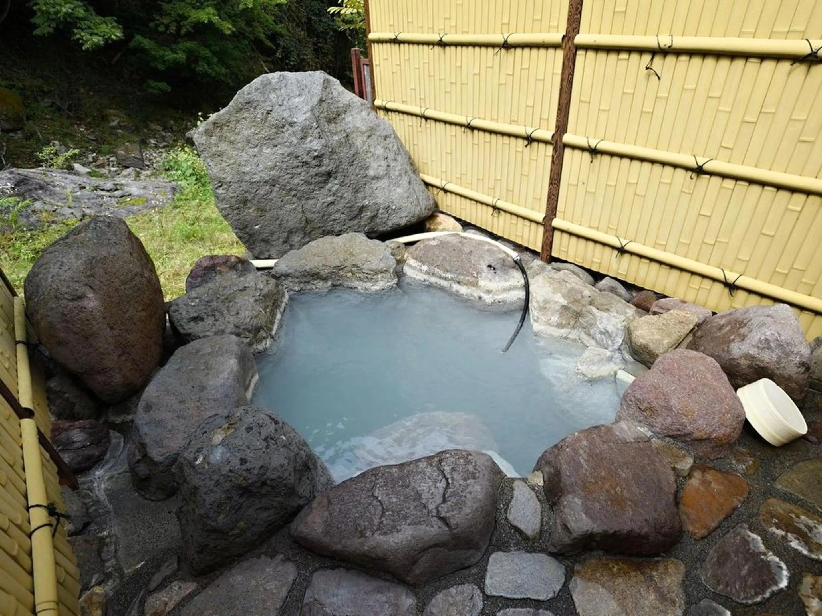 Hot Spring Bath in Kaniyu