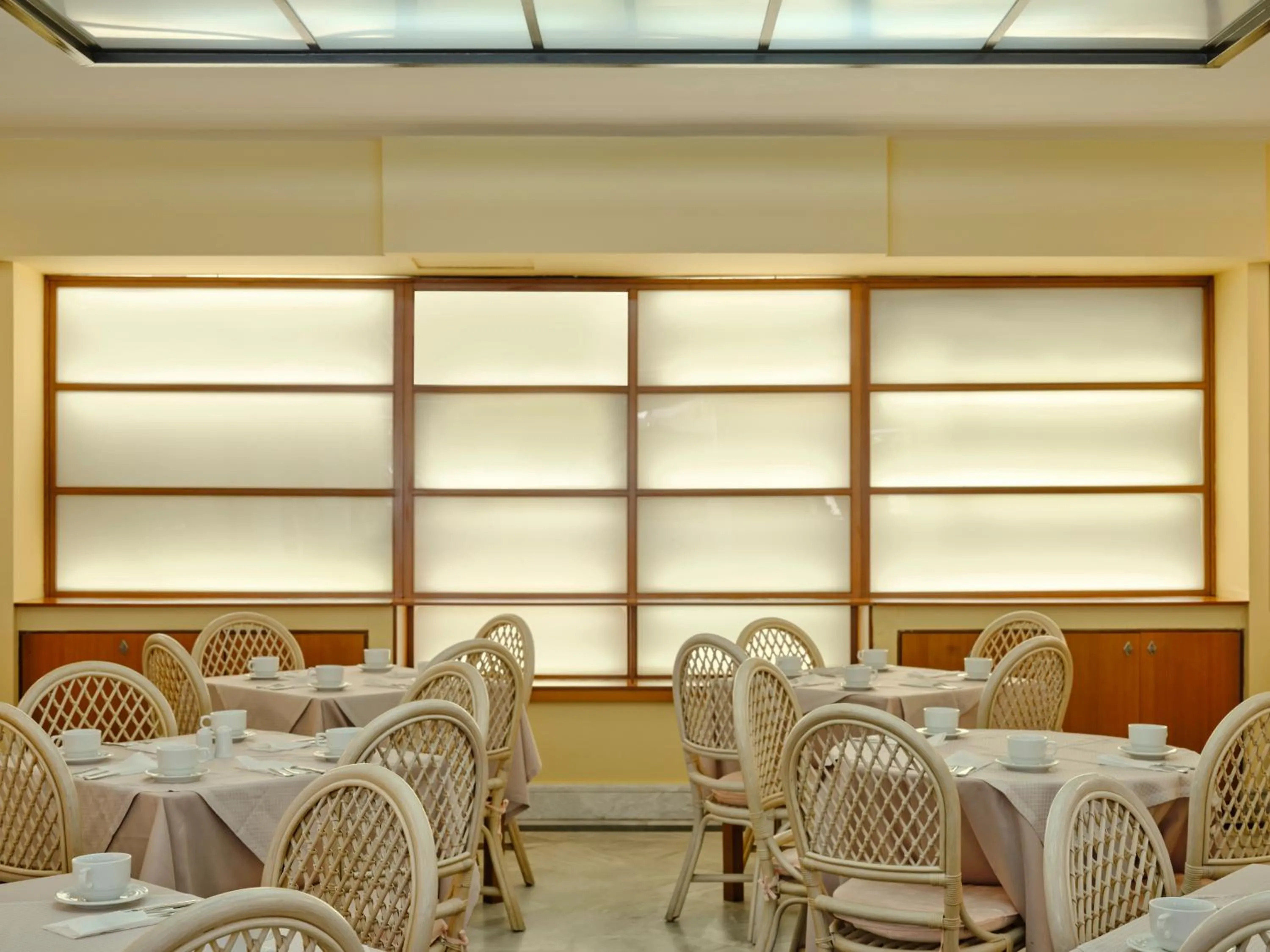 Restaurant/places to eat in Atlantica Yakinthos