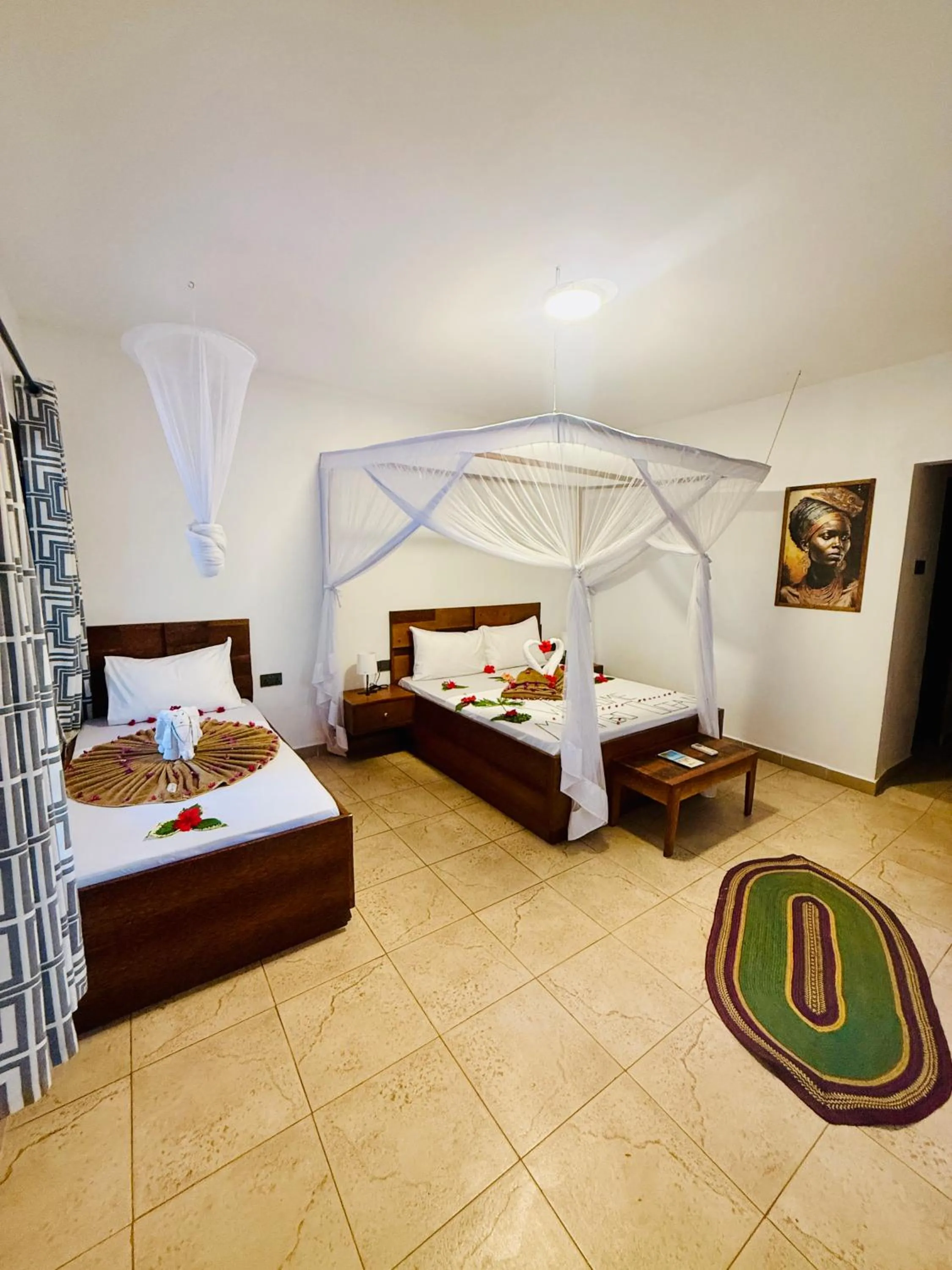 Bedroom, Bed in Mambo Ocean Resort