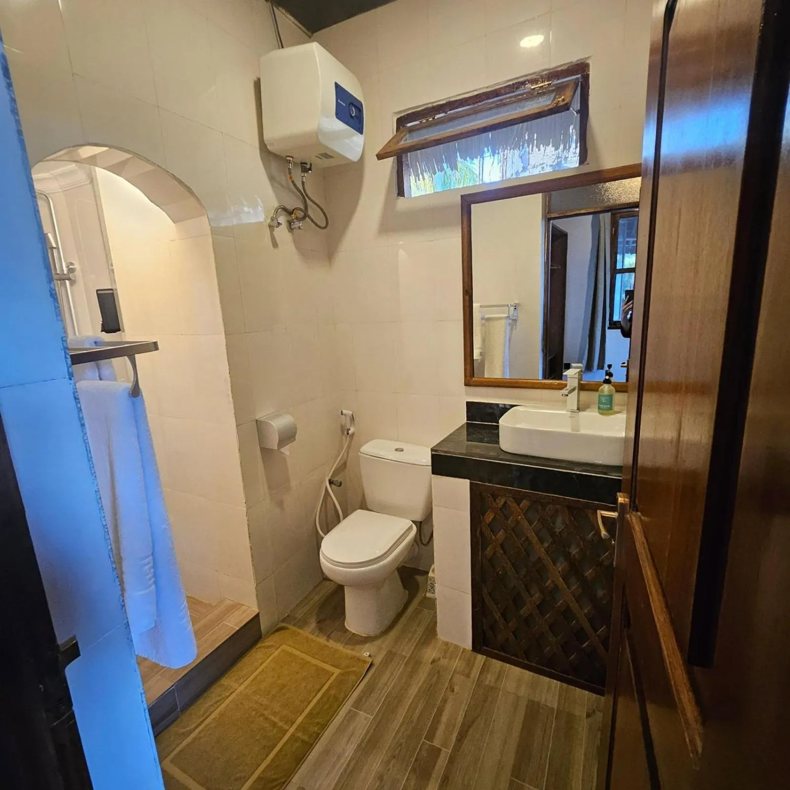 Bathroom in Mambo Ocean Resort