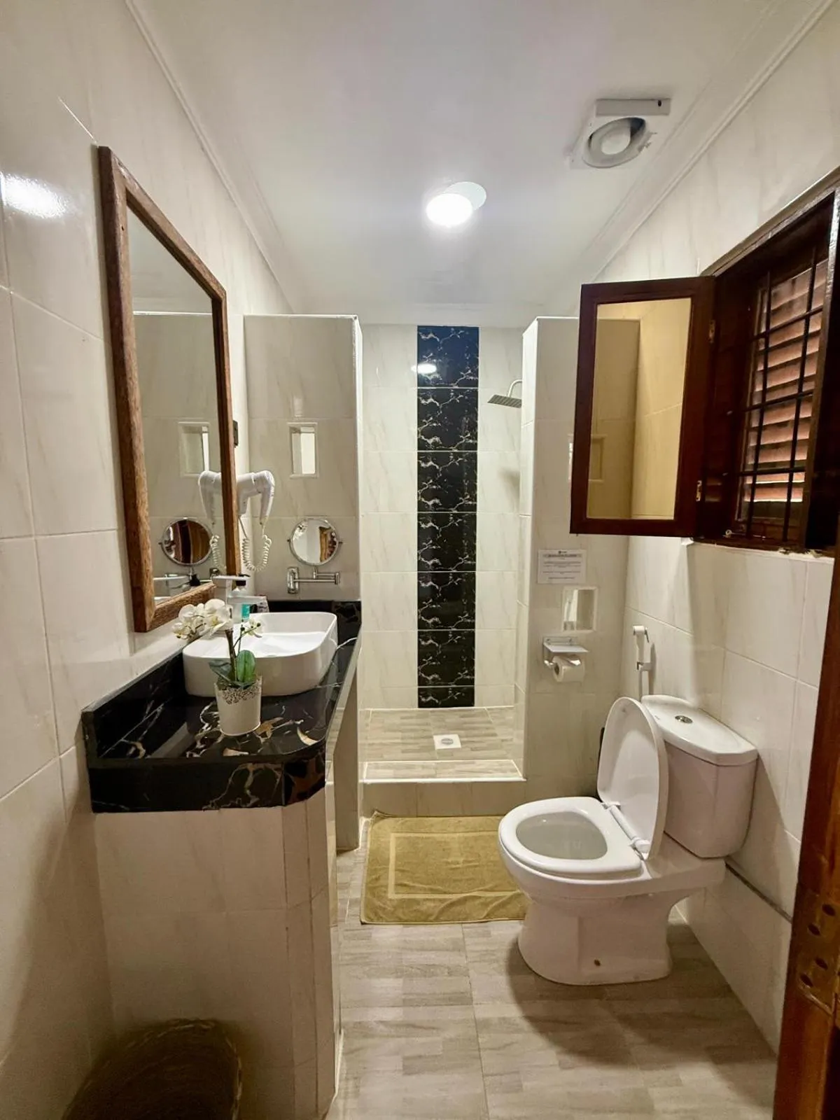 Bathroom in Mambo Ocean Resort