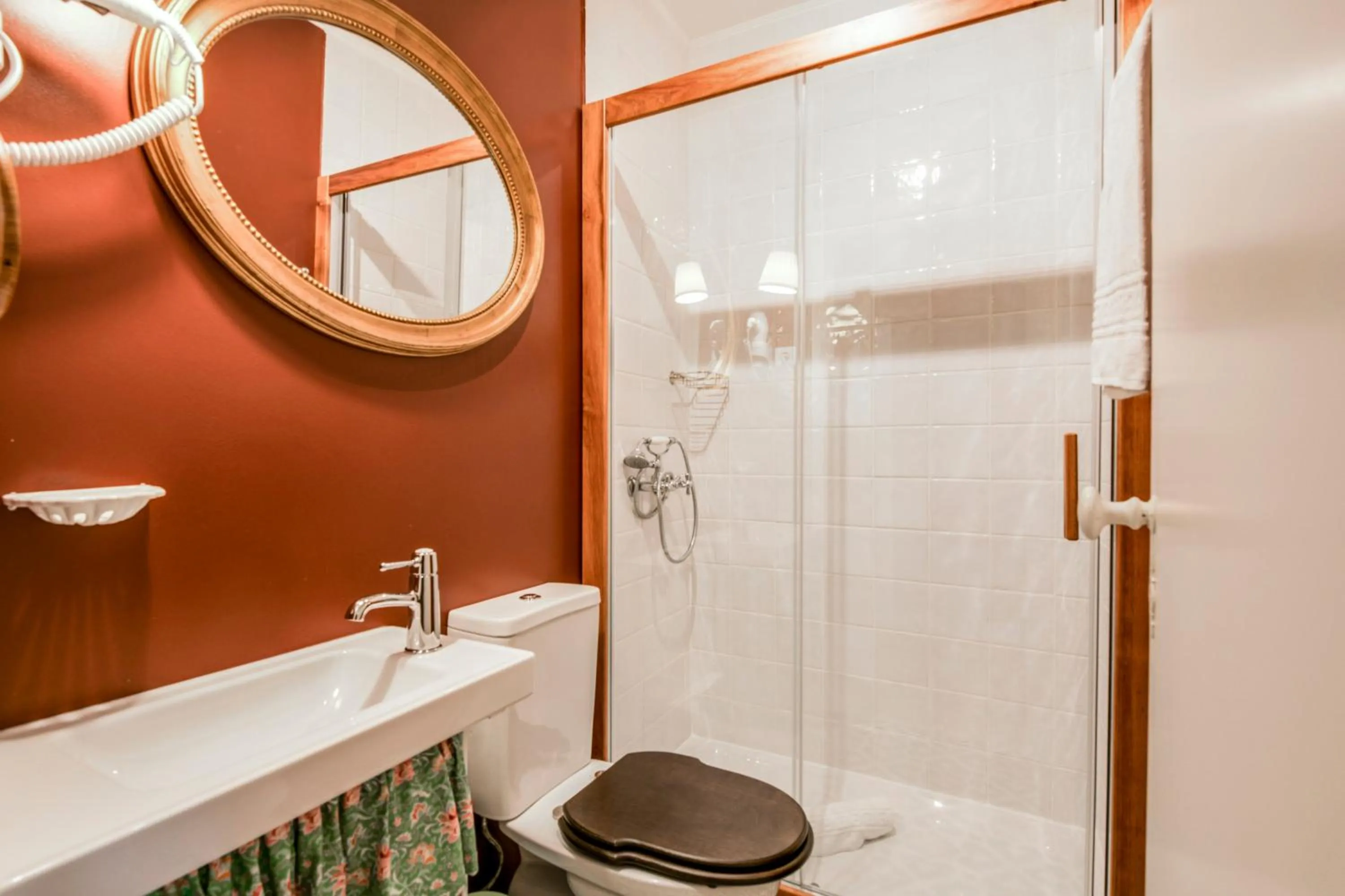 LUXa Charm House by LovelyStay